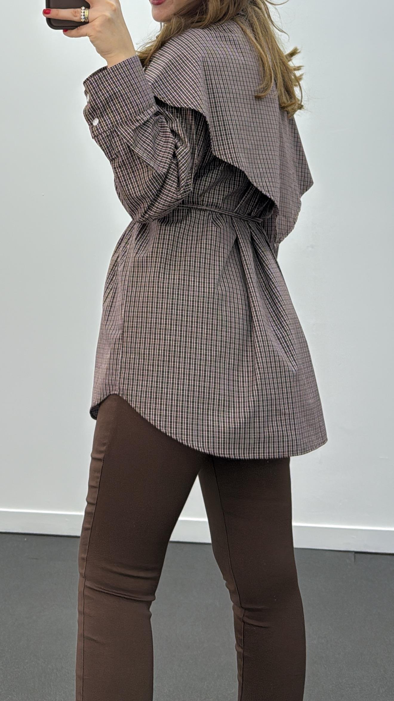 Sebina Kahve Ekose Desenli Pelerinli Gömlek