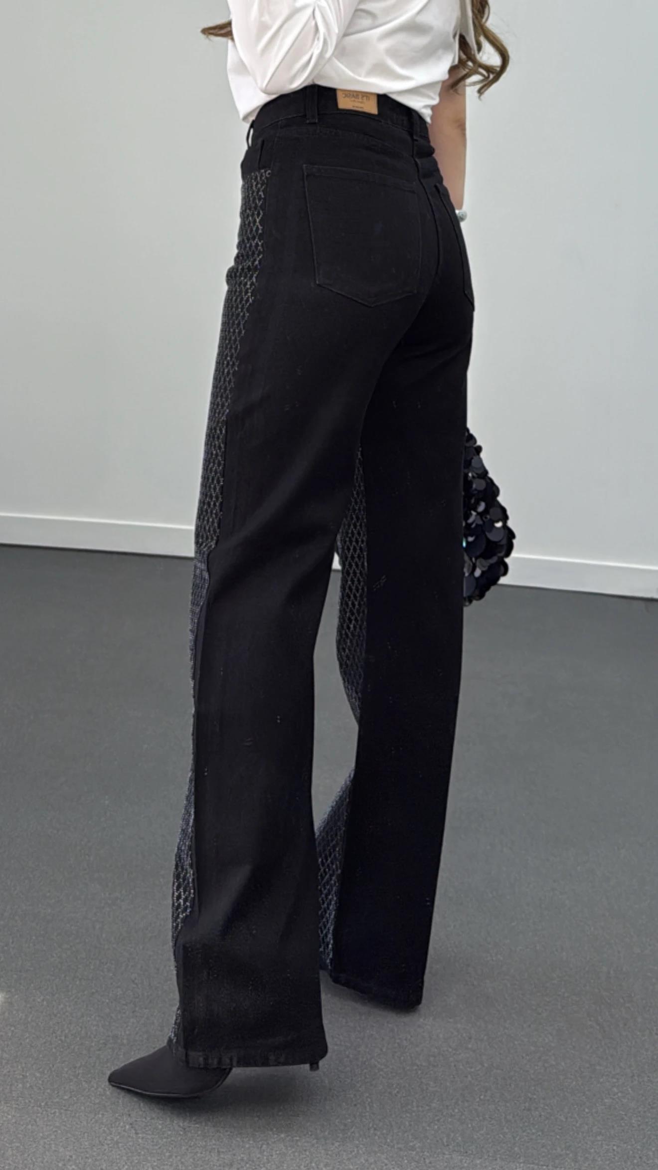 Shine Siyah Renk Baklava Taş Aksesuarlı Jeans