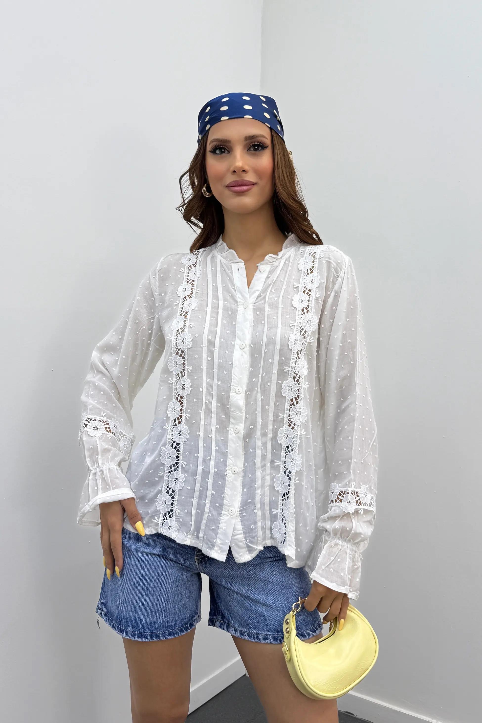 Simay Hakim Yaka Fisto İşlemeli Gömlek