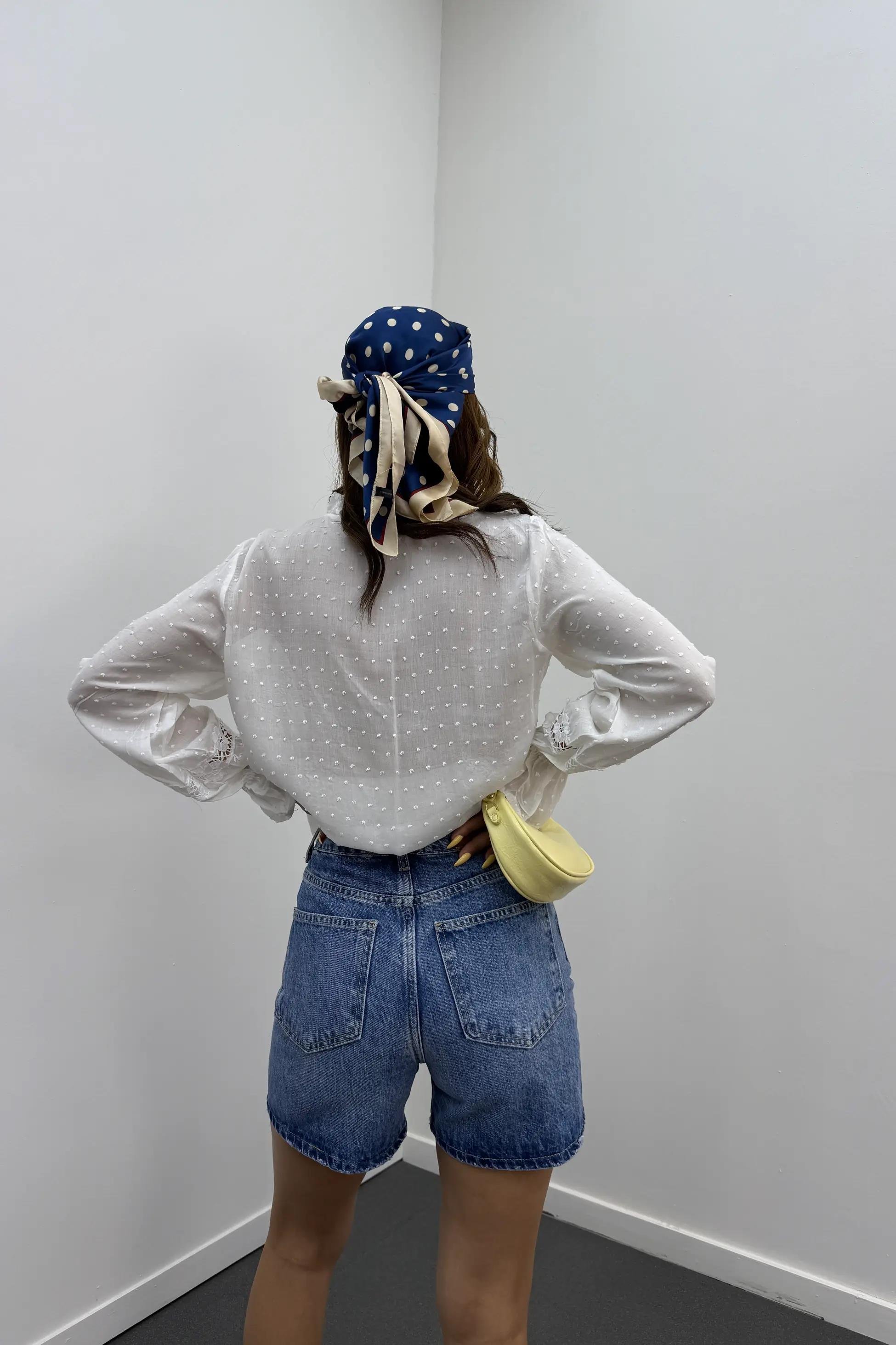 Simay Hakim Yaka Fisto İşlemeli Gömlek