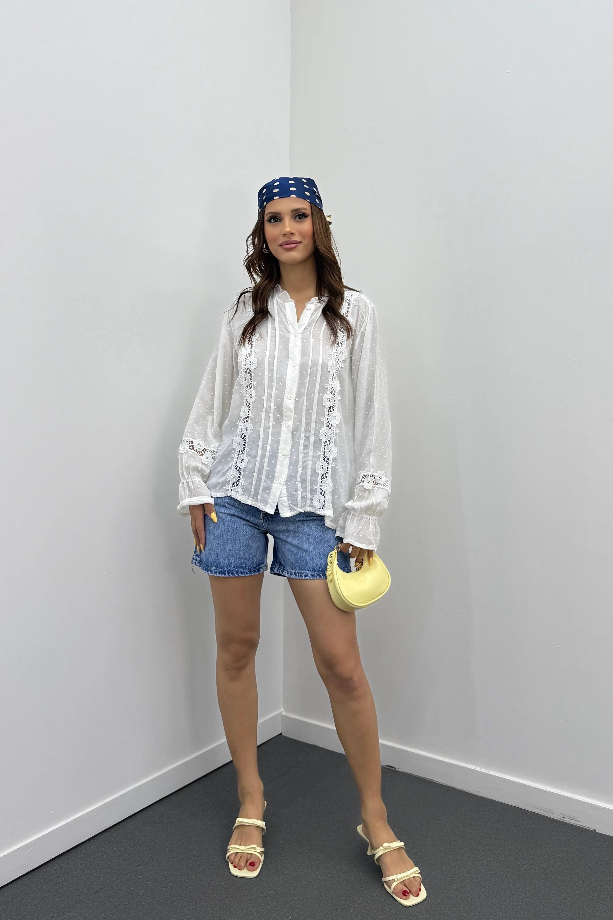 Simay Hakim Yaka Fisto İşlemeli Gömlek