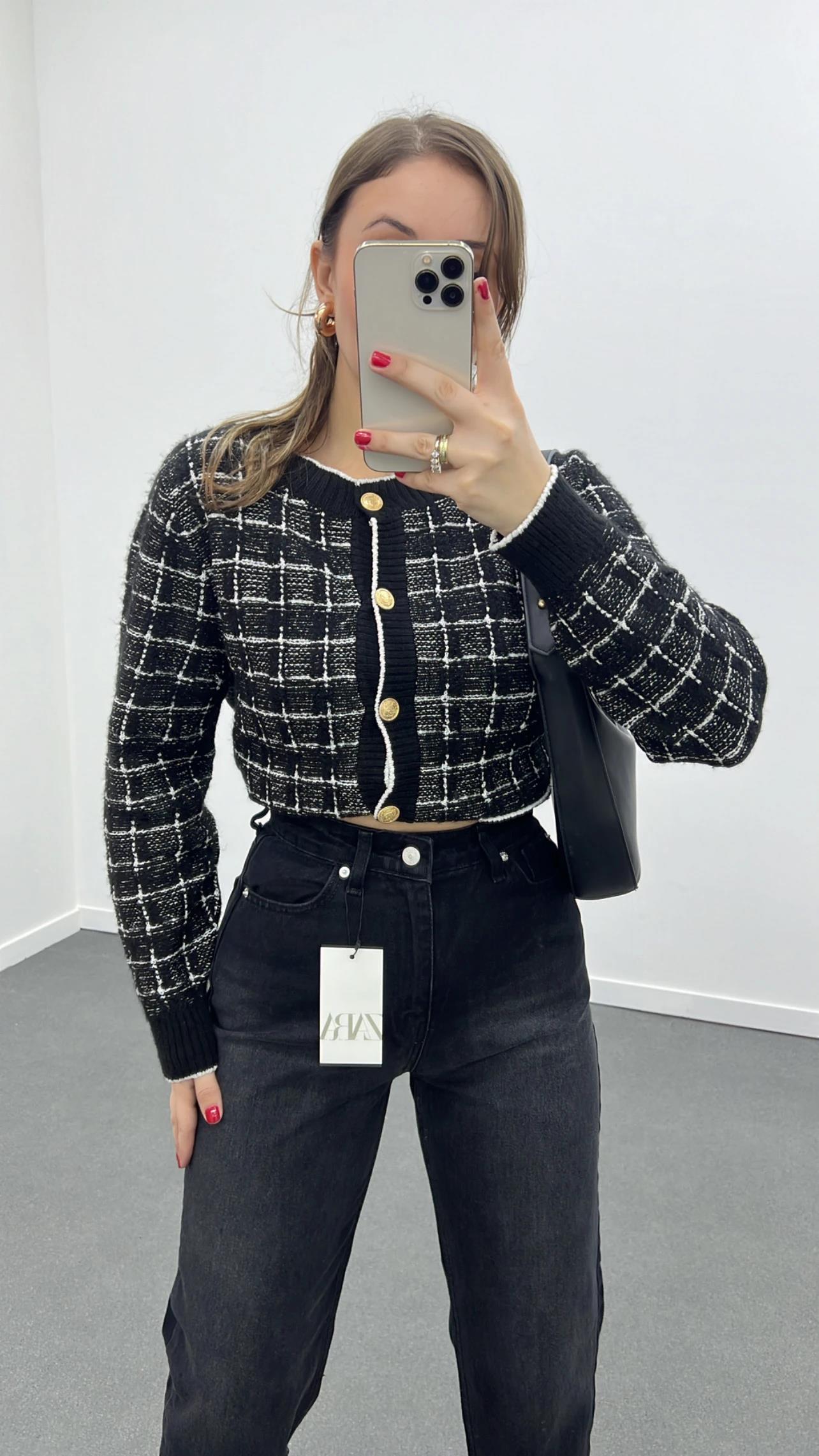 Siyah Beyaz Gold Düğmeli Hırka