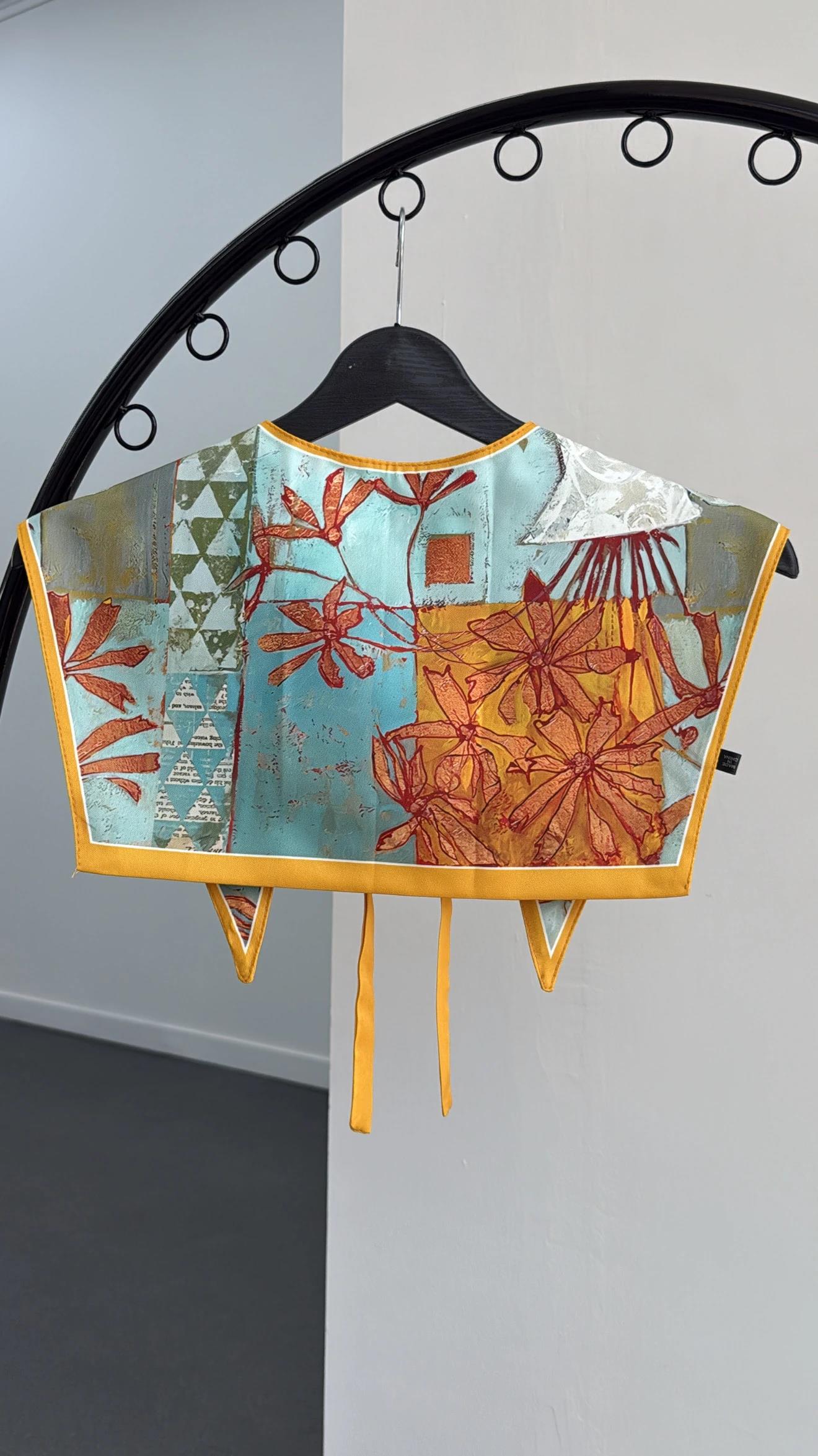 Space Etnik Desen Esintili Yaka Fular