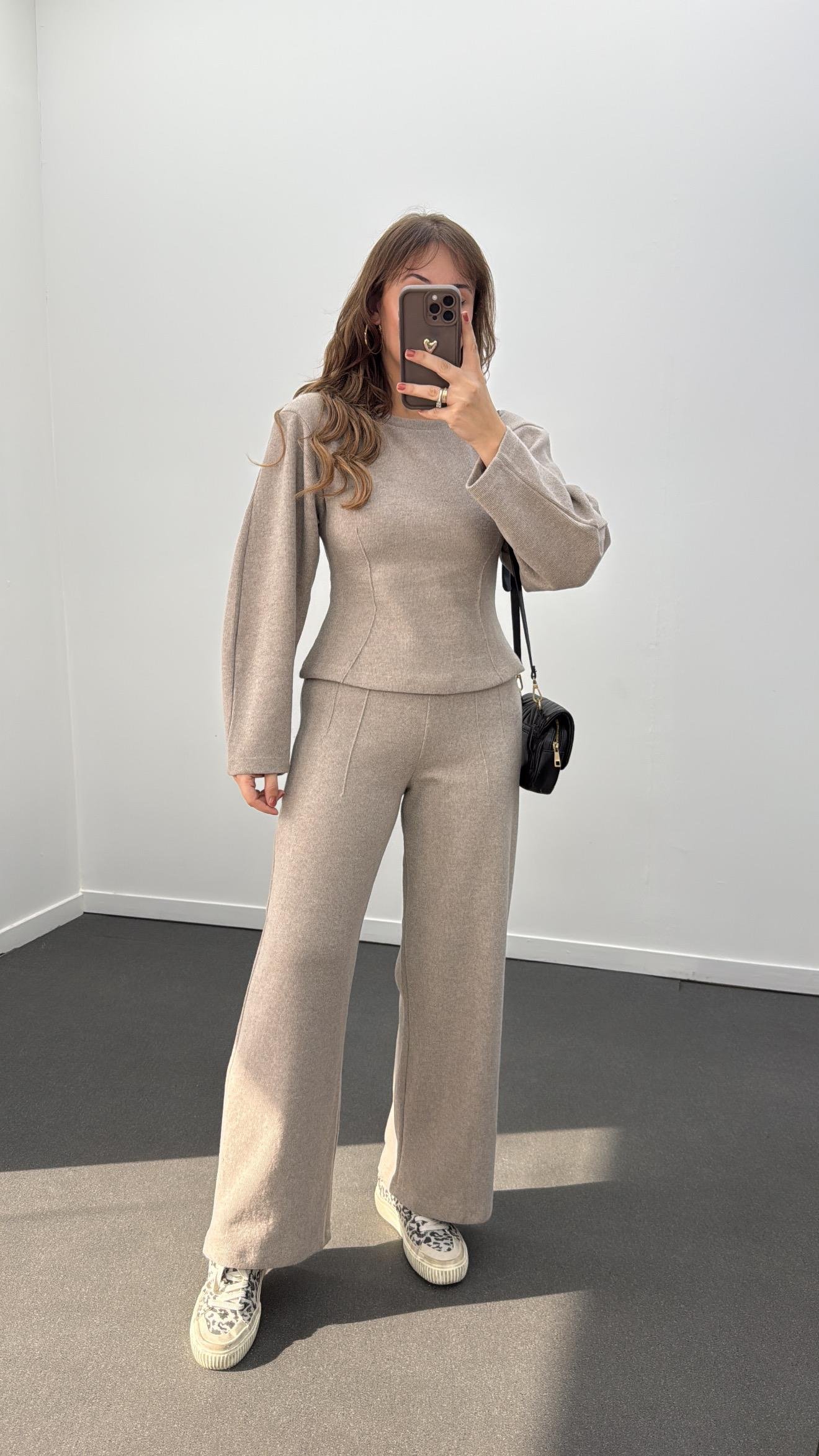 Suho Açık Bej Balon Kol Triko Ve Pantolon Takımı