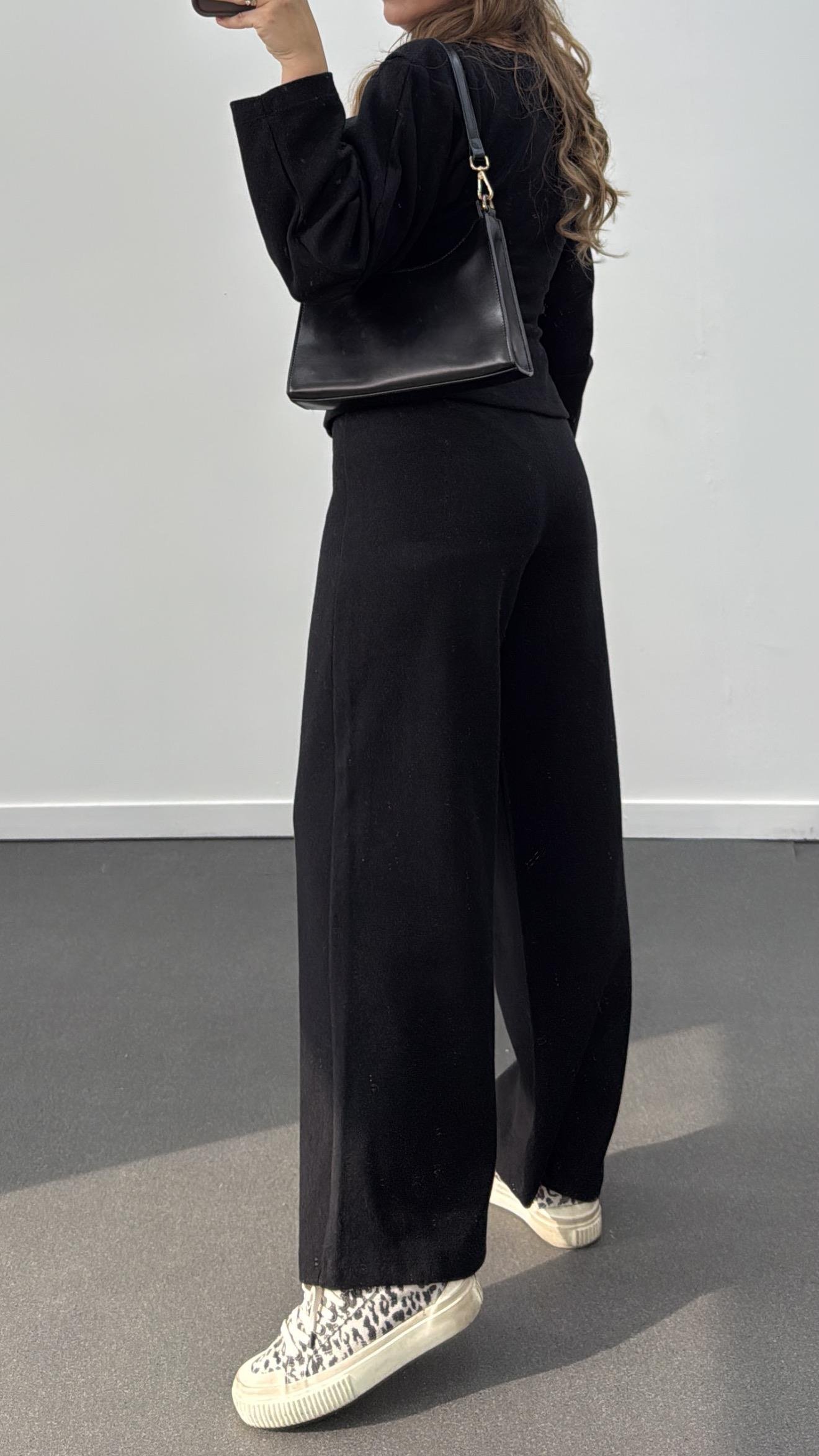 Suho Siyah Balon Kol Triko Ve Pantolon Takımı