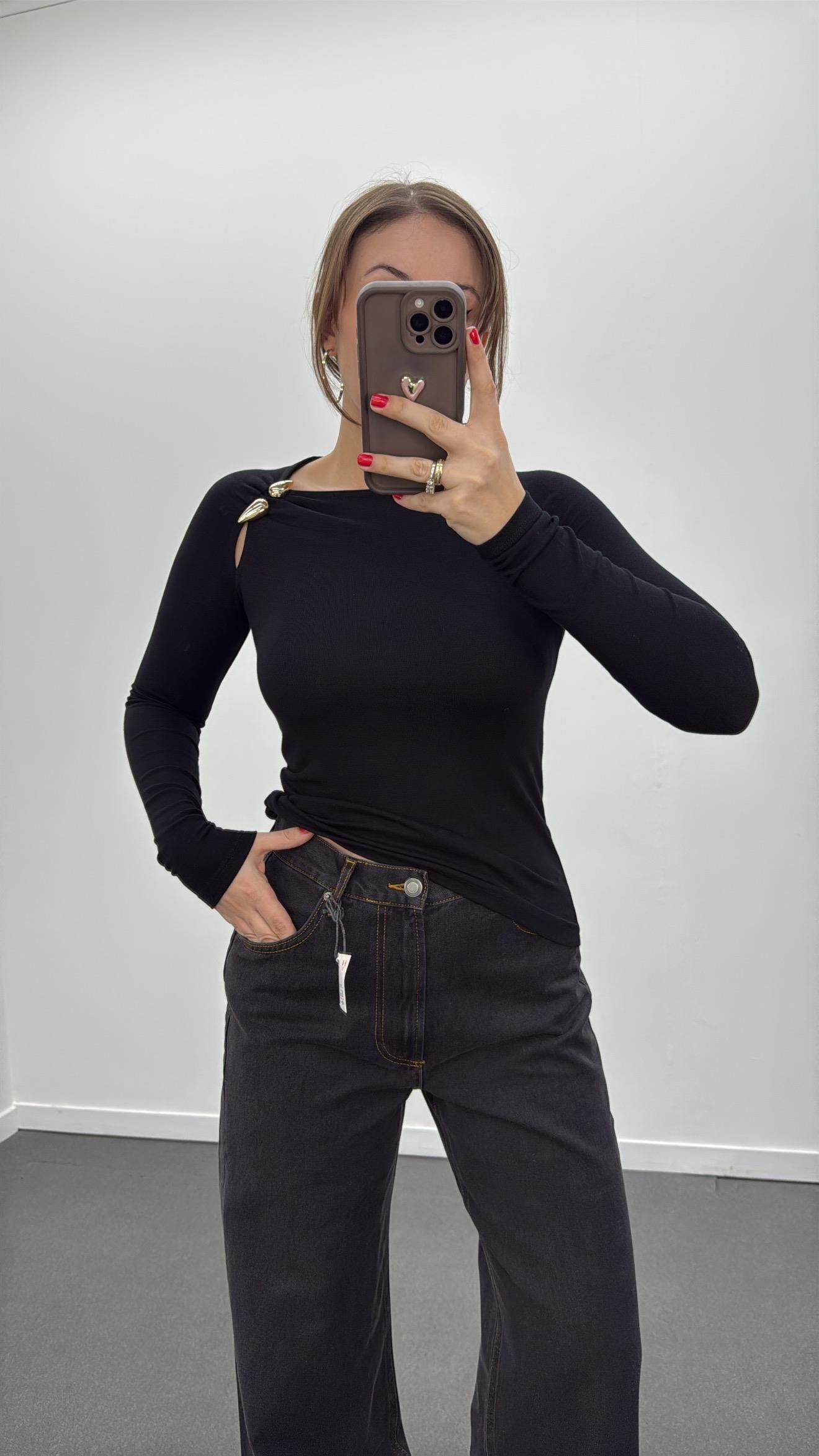 Svante Siyah  Broş Aksesuarlı Yumuşak Body