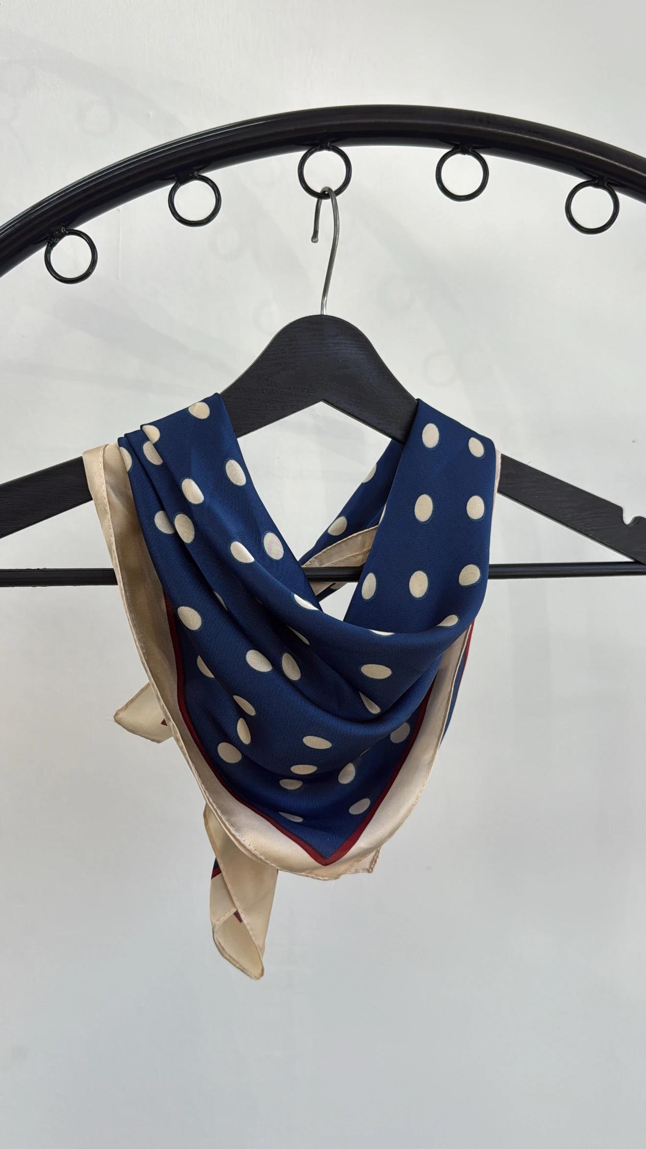 Topia Lacivert Puantiyeli Fular