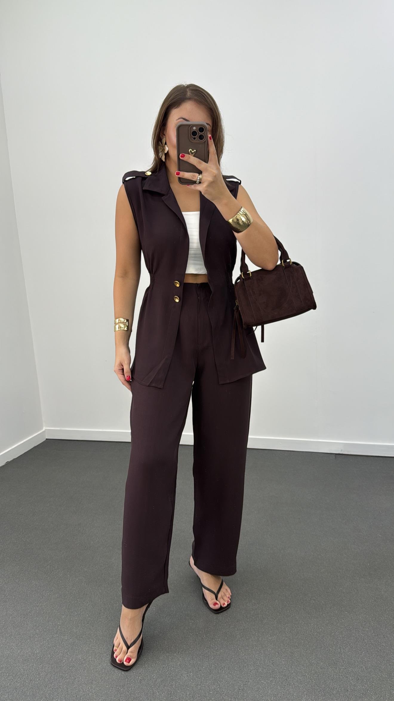 TW Kahverengi Gold Düğme Detaylı Dökümlü Yelek Pantolon Takım