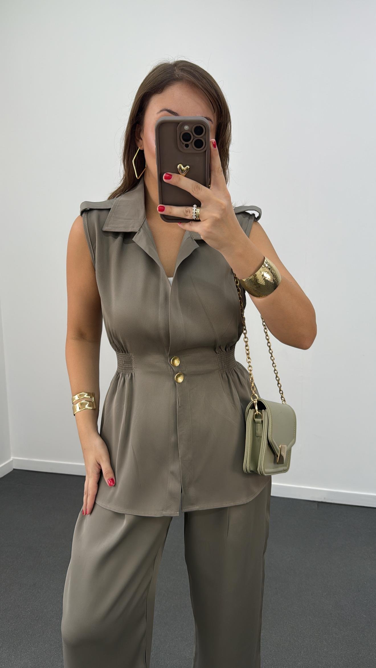 TW Yeşil Gold Düğme Detaylı Dökümlü Yelek Pantolon Takım