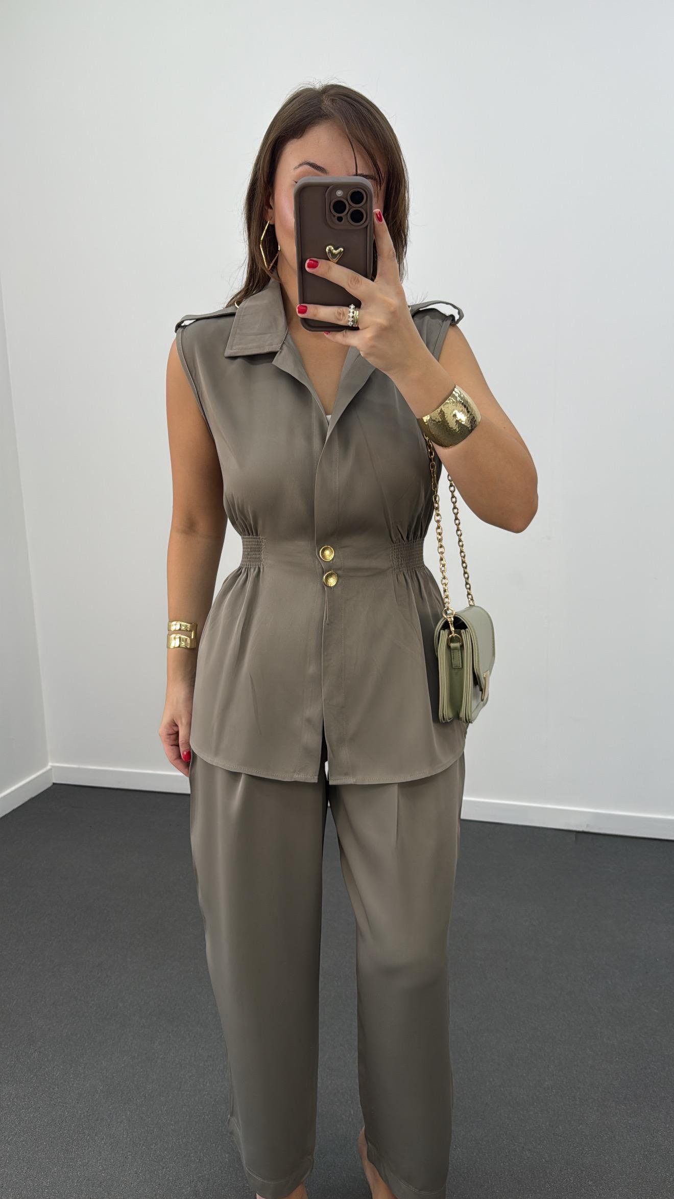 TW Yeşil Gold Düğme Detaylı Dökümlü Yelek Pantolon Takım