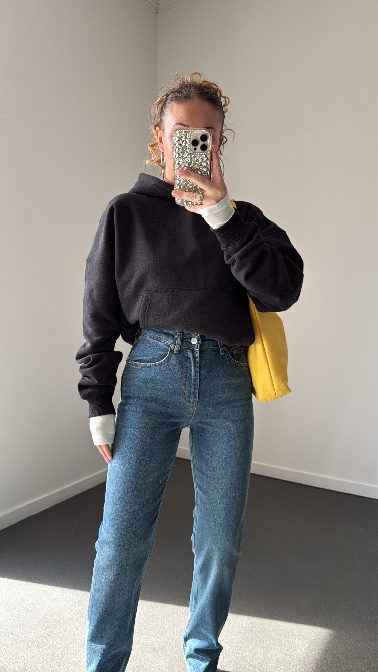 UO Siyah Sweatshirt