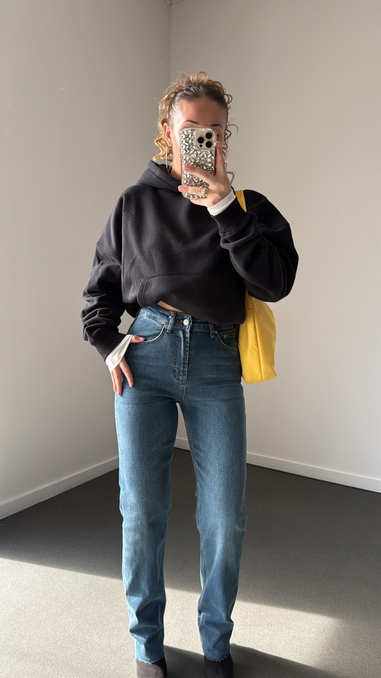 UO Siyah Sweatshirt