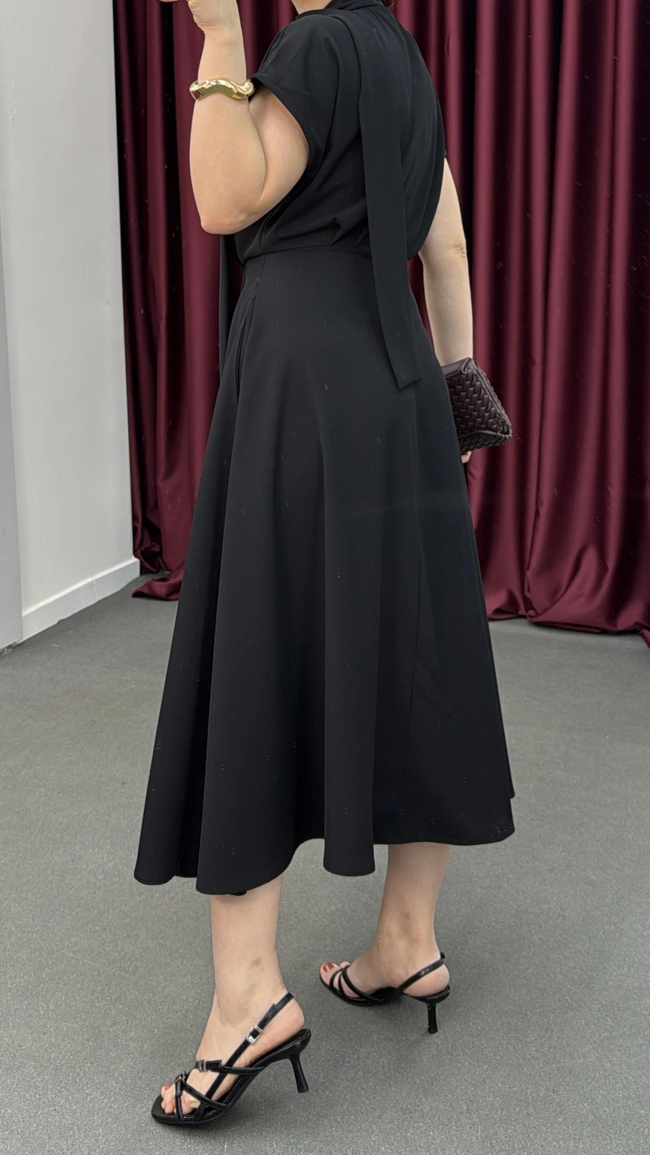 Vina Siyah Kruvaze Gold Düğmeli Midi Elbise