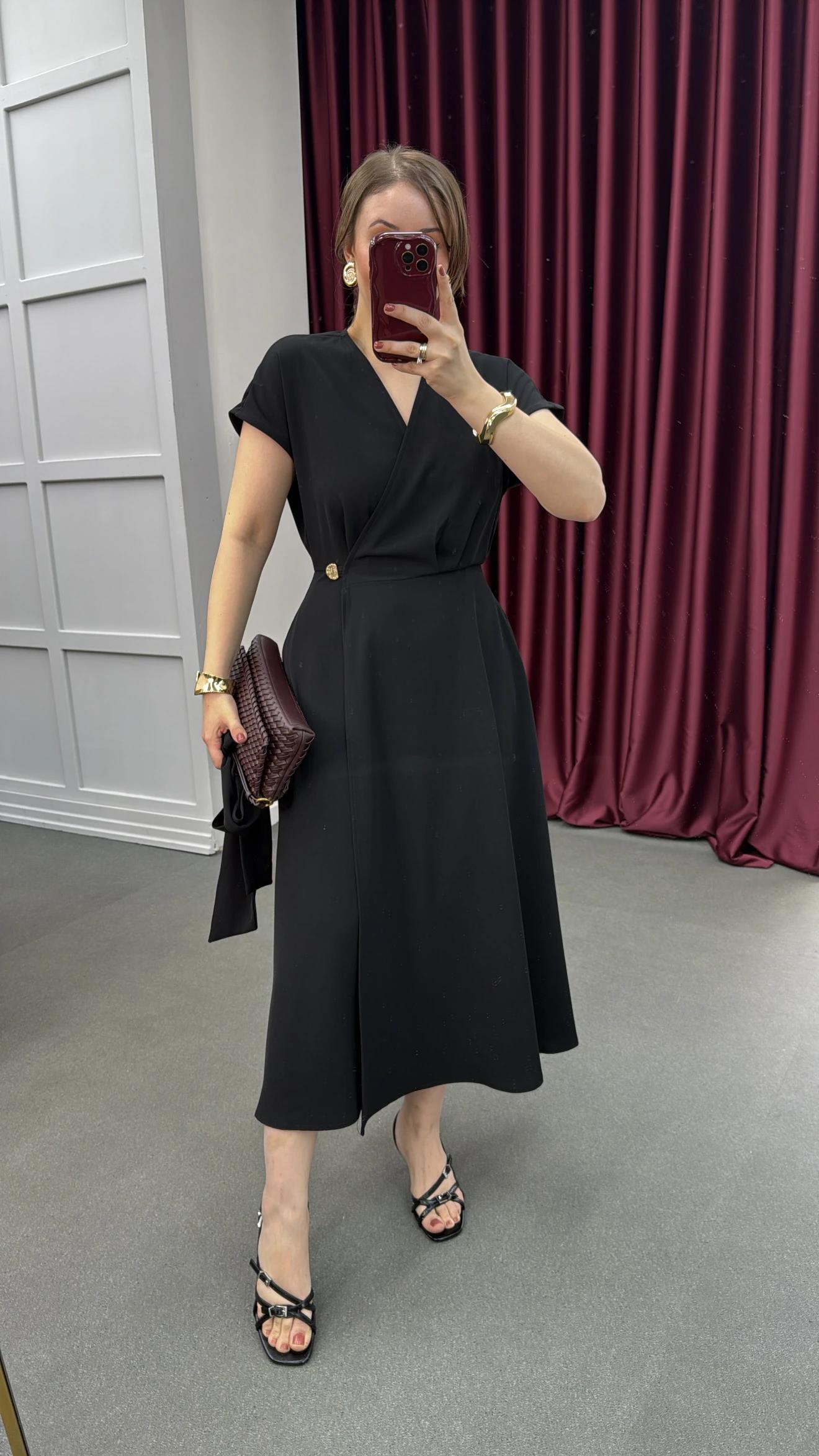 Vina Siyah Kruvaze Gold Düğmeli Midi Elbise