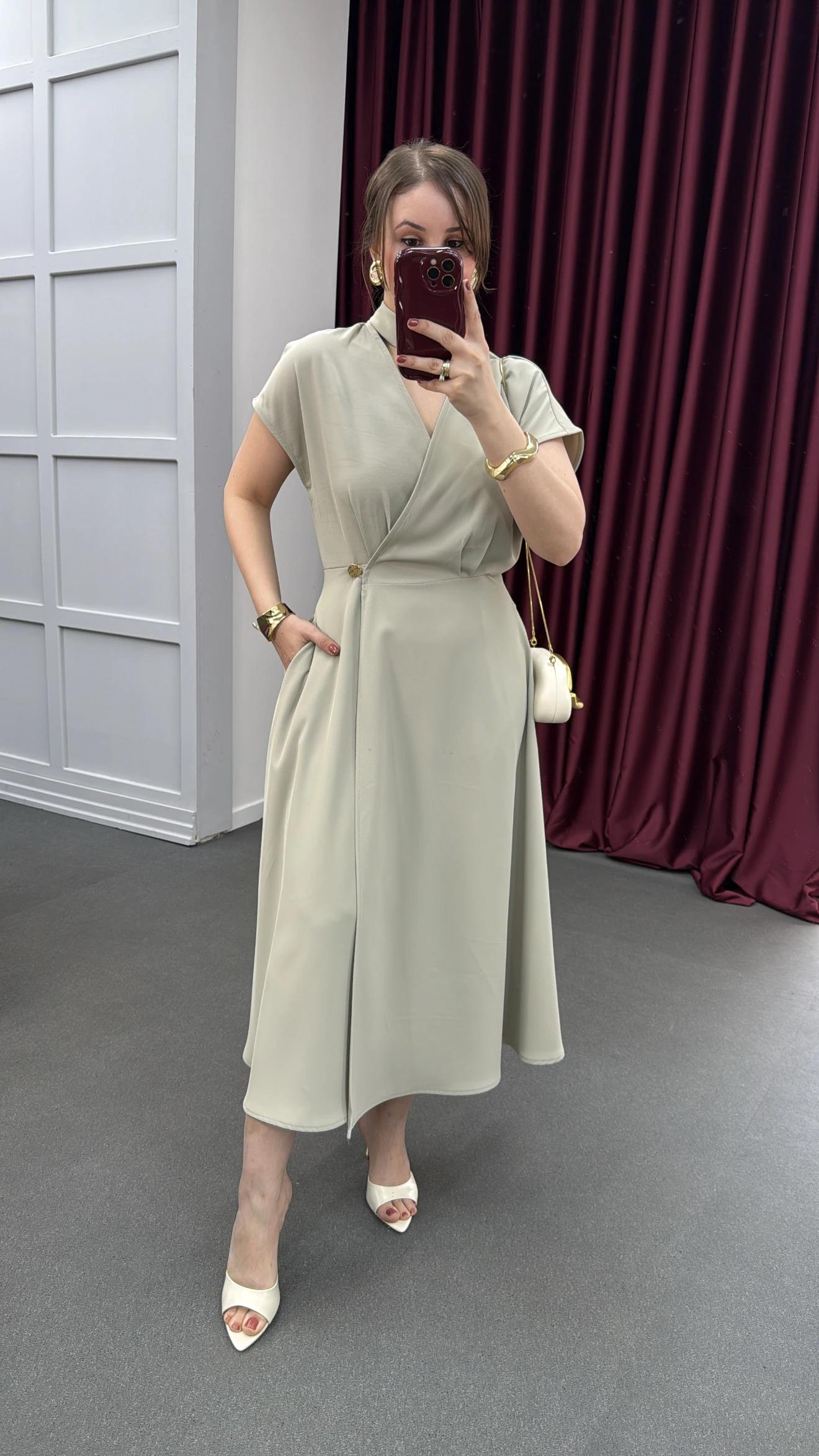 Vina Yeşil Kruvaze Gold Düğmeli Elbise