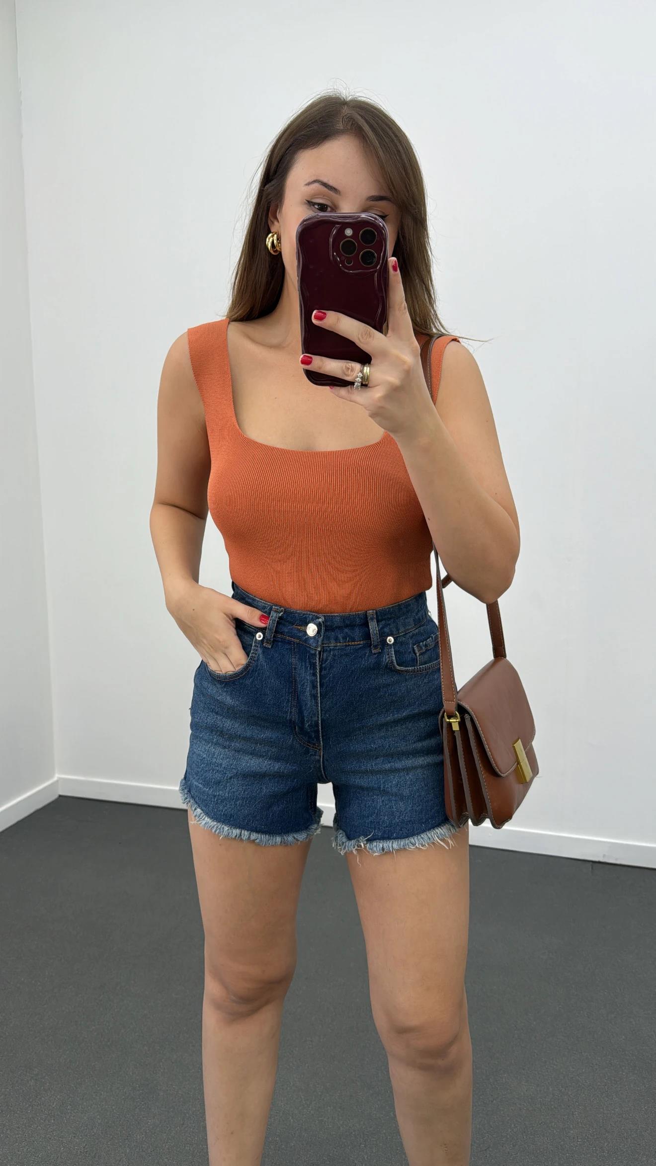 Yavruağzı Kare Yaka Atlet