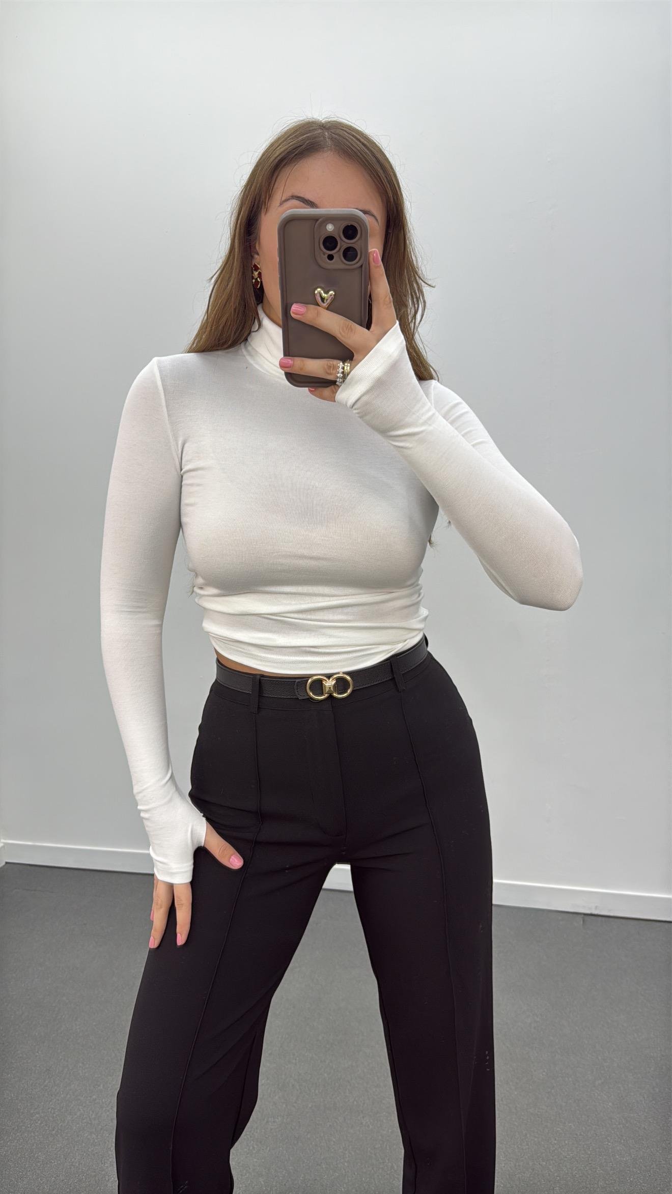 Yoko Beyaz Balıkçı Yaka Modal Body