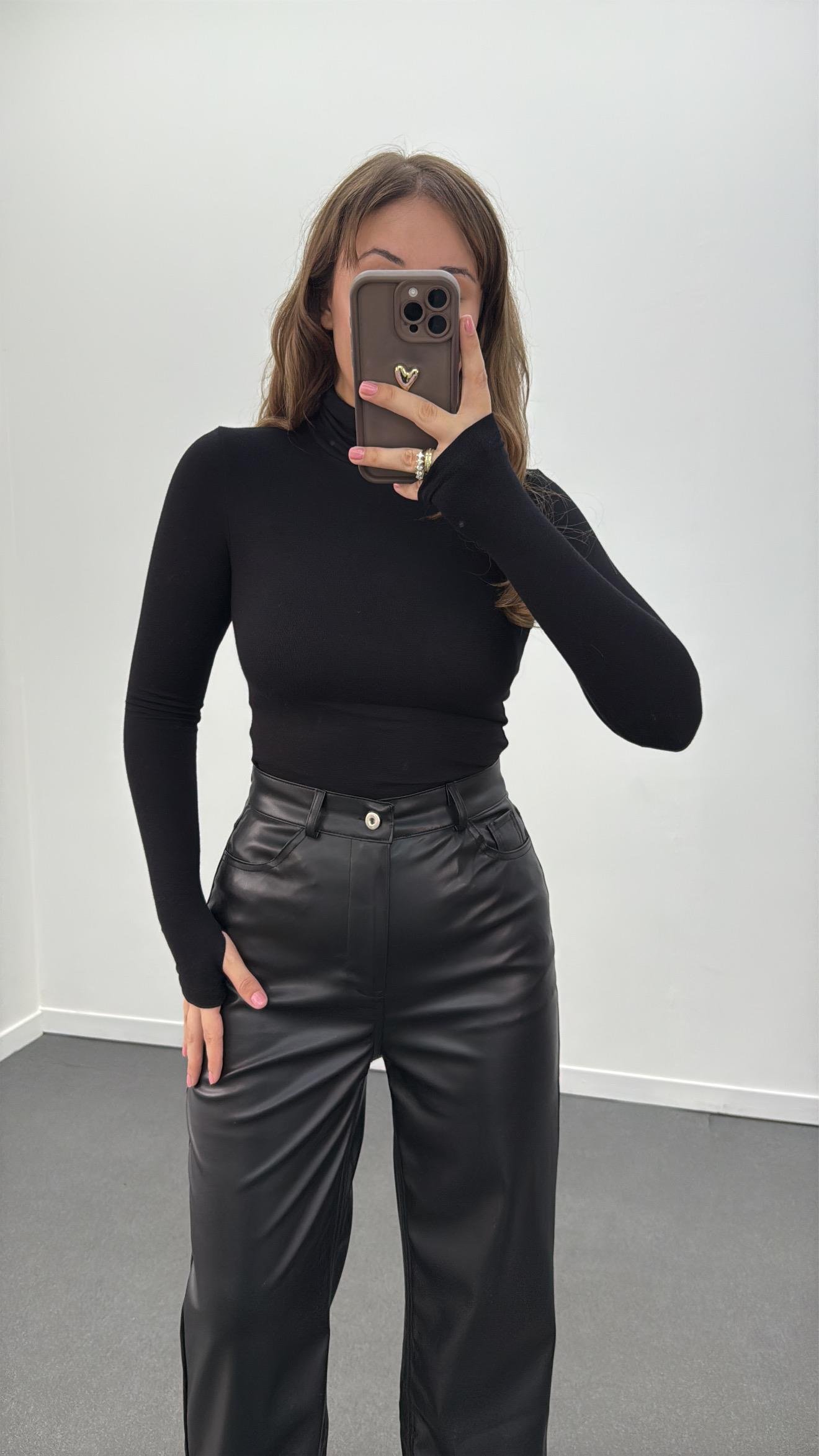 Yoko Siyah  Balıkçı Yaka Modal Body