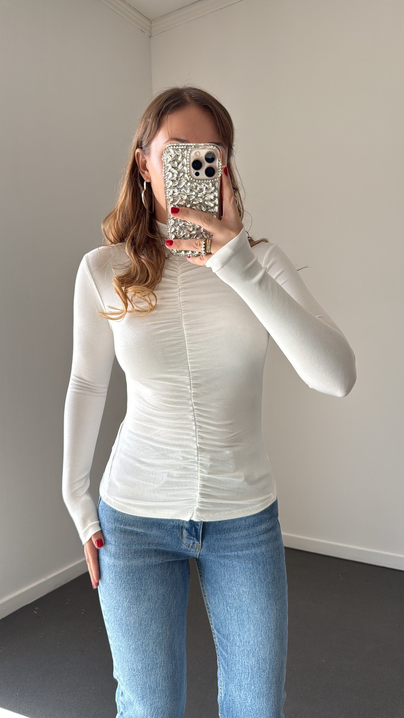 Zevra Beyaz Büzgülü Balıkçı Body