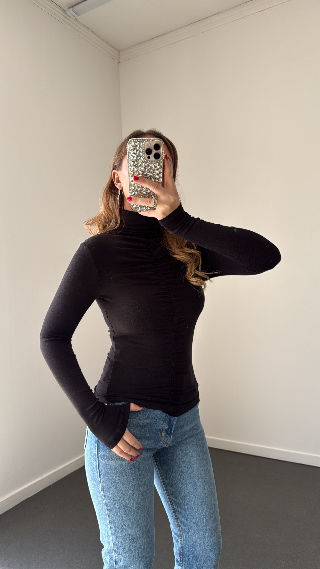 Zevra Siyah Büzgülü Balıkçı Body