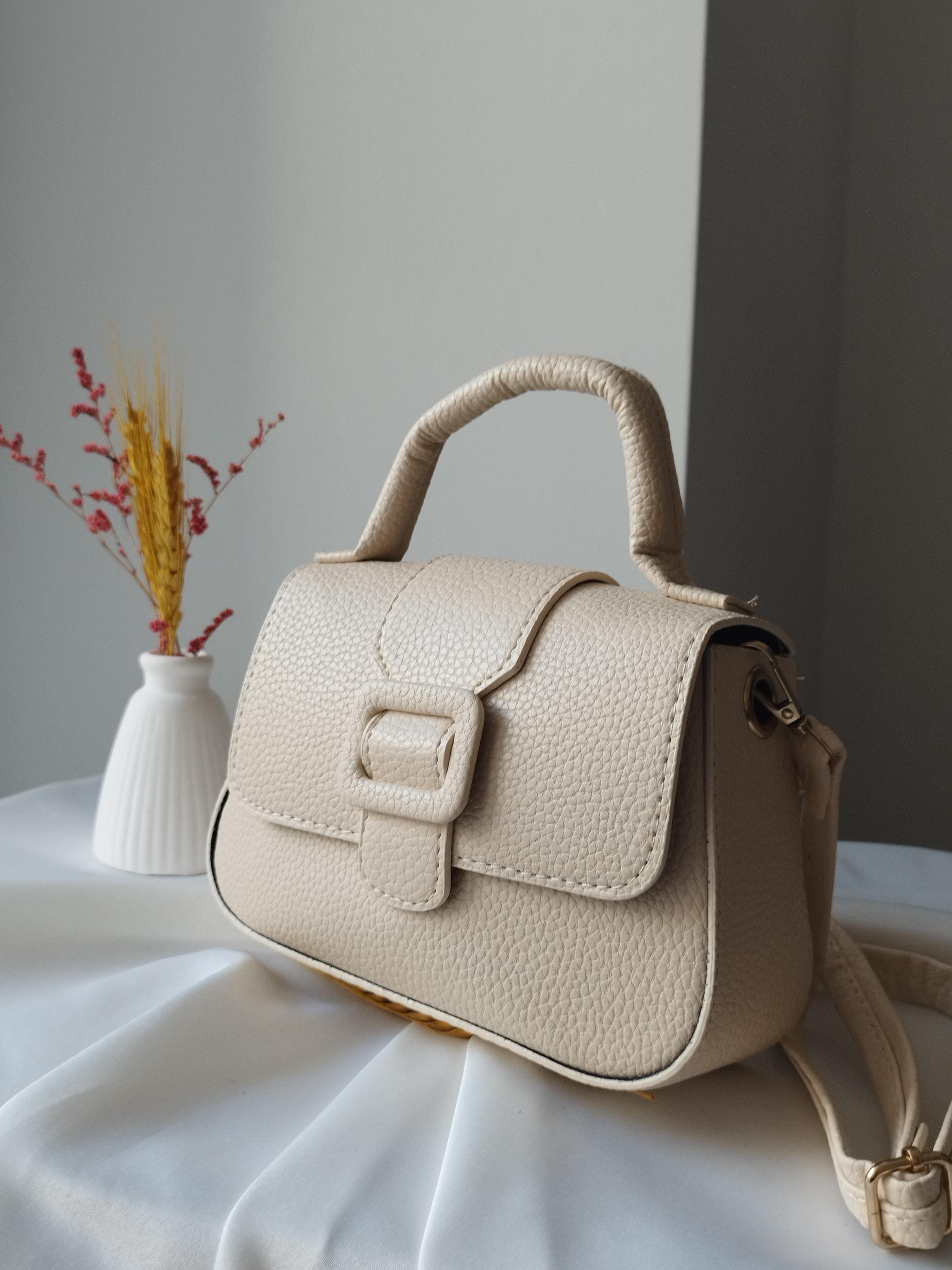 Mini Trend Baget Model Krem Kadın El ve Omuz Çantası – Zarif ve Minimal Dokunuş