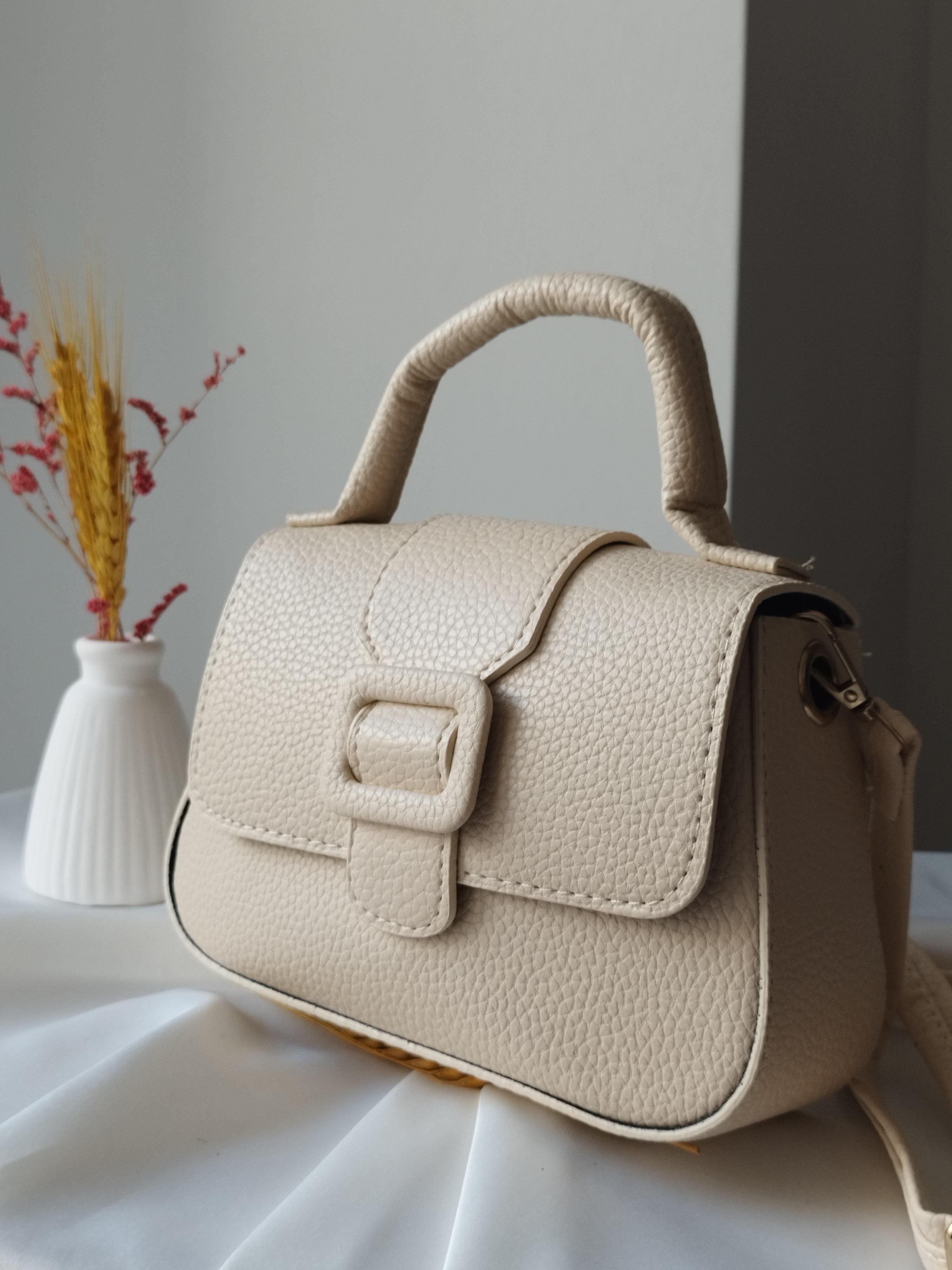 Mini Trend Baget Model Krem Kadın El ve Omuz Çantası – Zarif ve Minimal Dokunuş