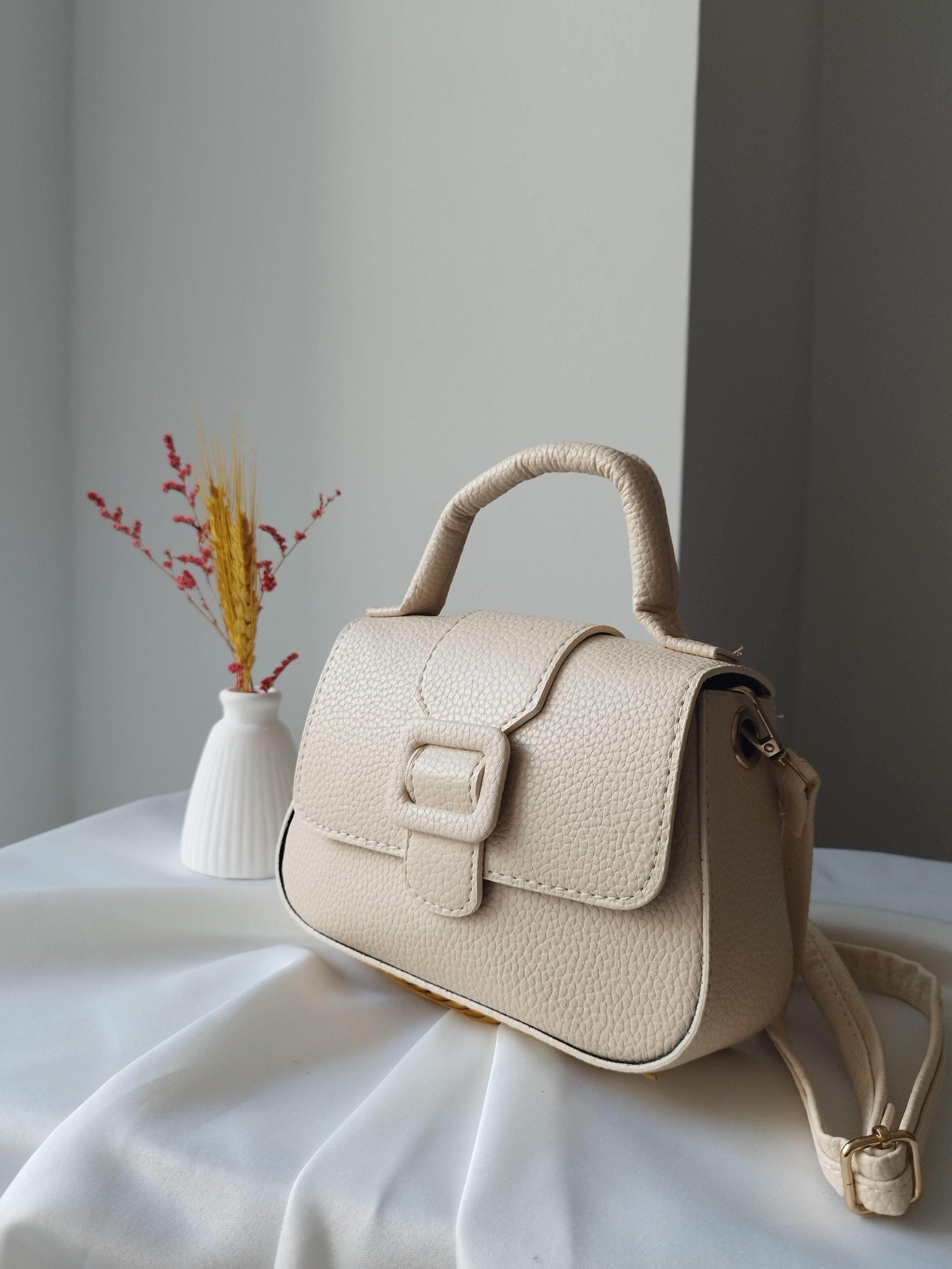 Mini Trend Baget Model Krem Kadın El ve Omuz Çantası – Zarif ve Minimal Dokunuş