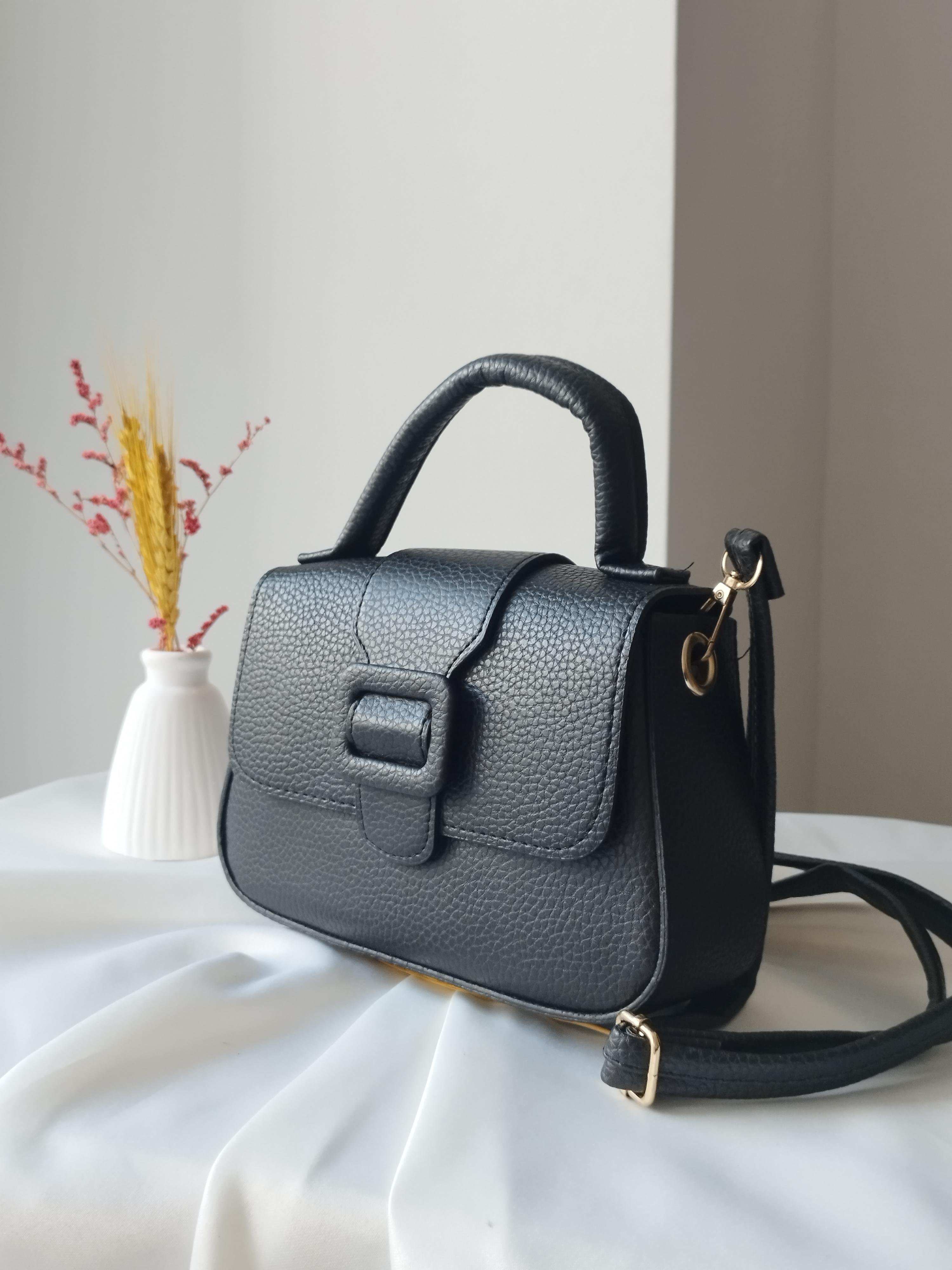 Mini Trend Baget Model Siyah Kadın El ve Omuz Çantası – Modern ve Şık Dokunuş