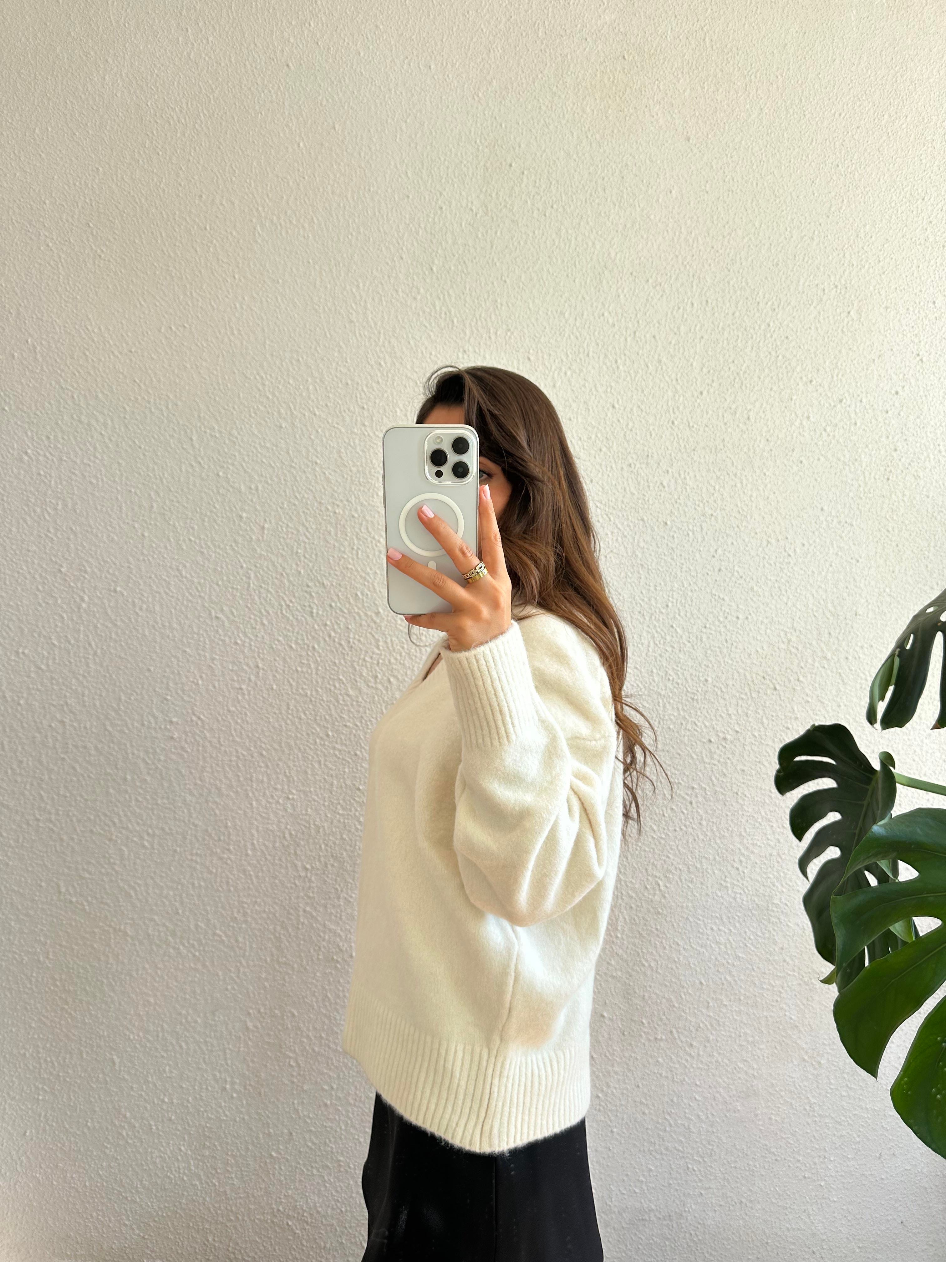 V Yaka Oversize Kazak - Ekru