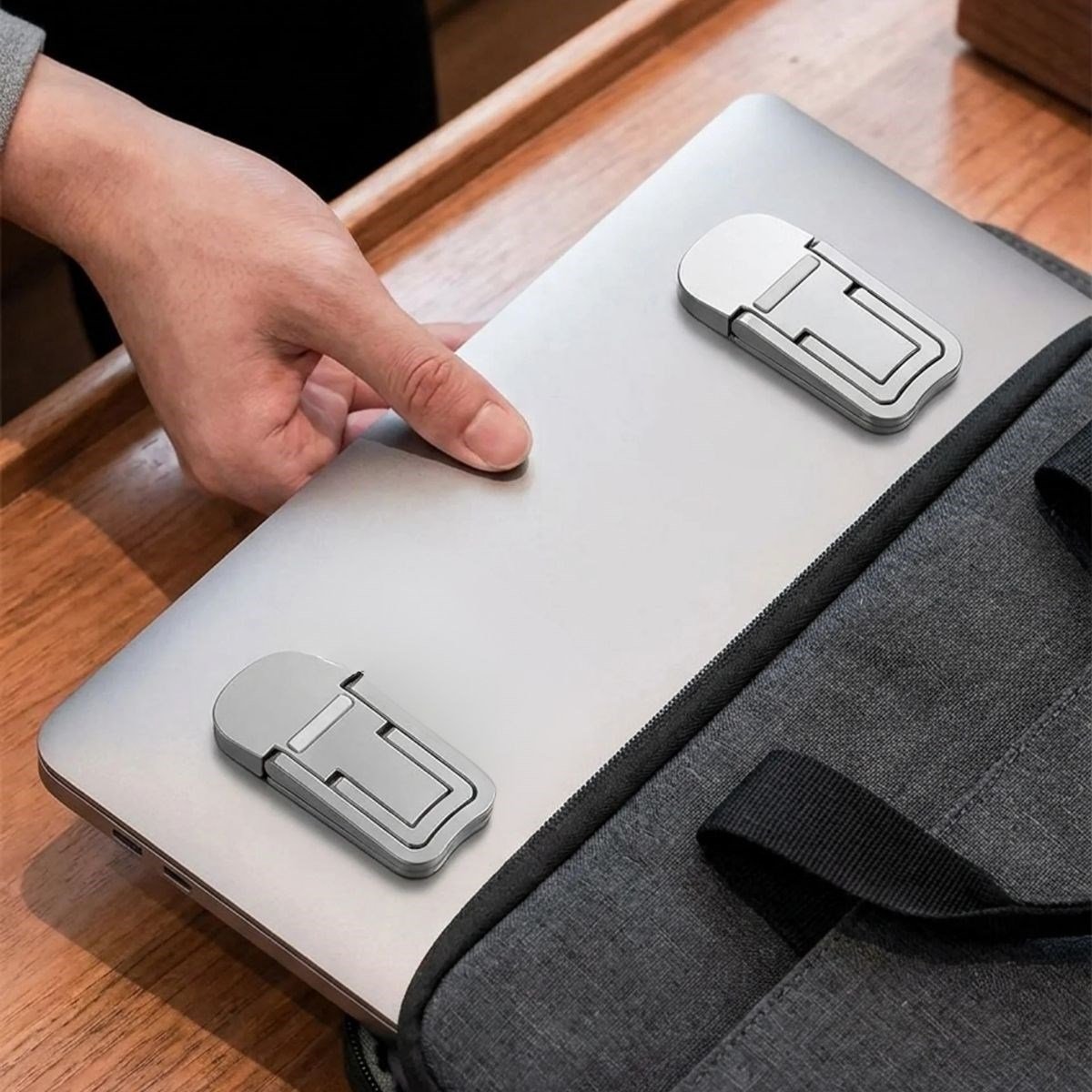 1 Çift Yapışkanlı Katlanabilir Laptop Standı – Mini Notebook Yükseltici, Taşınabilir Kaymaz Laptop Ayağı (5293)