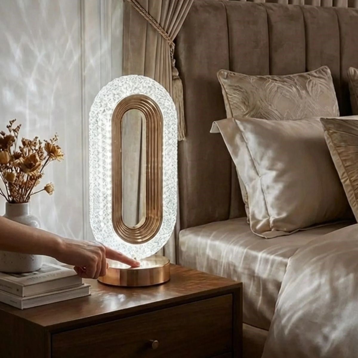 Oval Şeklinde Kristal LED Masa Lambası – Dokunmatik, 3 Renk Işık Modlu, Şarjlı Dekoratif Gece Lambası (5293)