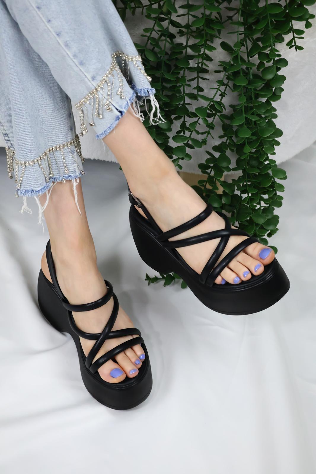 KADIN PARİS KALIN TABAN 9 CM ORTOPEDİK SANDALET  Siyah