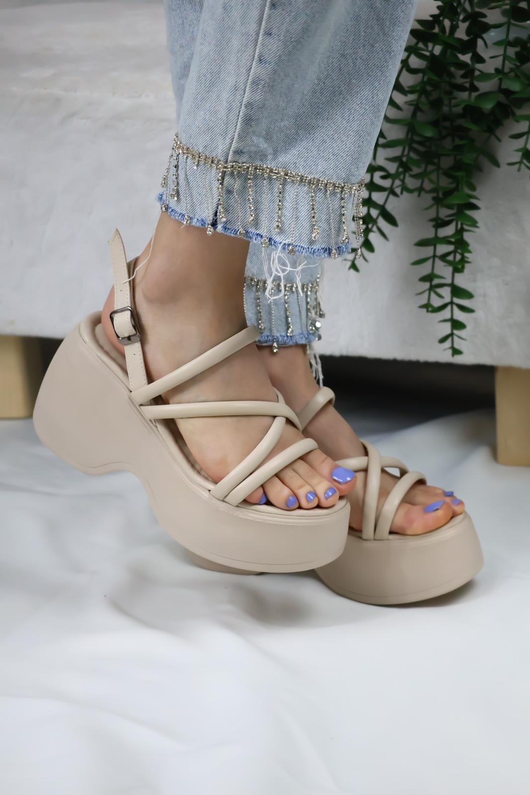 KADIN PARİS KALIN TABAN 9 CM ORTOPEDİK SANDALET  Bej