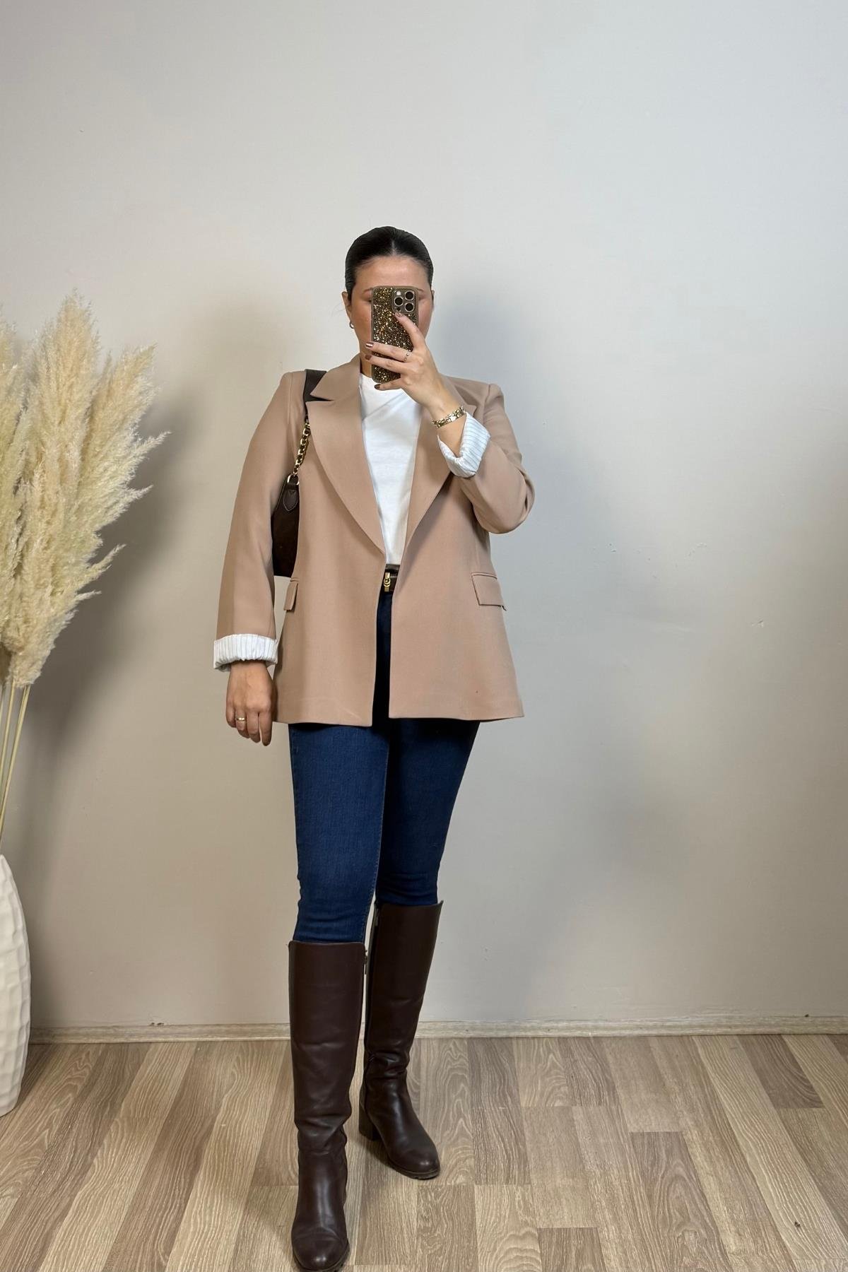 Çizgi Detaylı Bej Blazer 