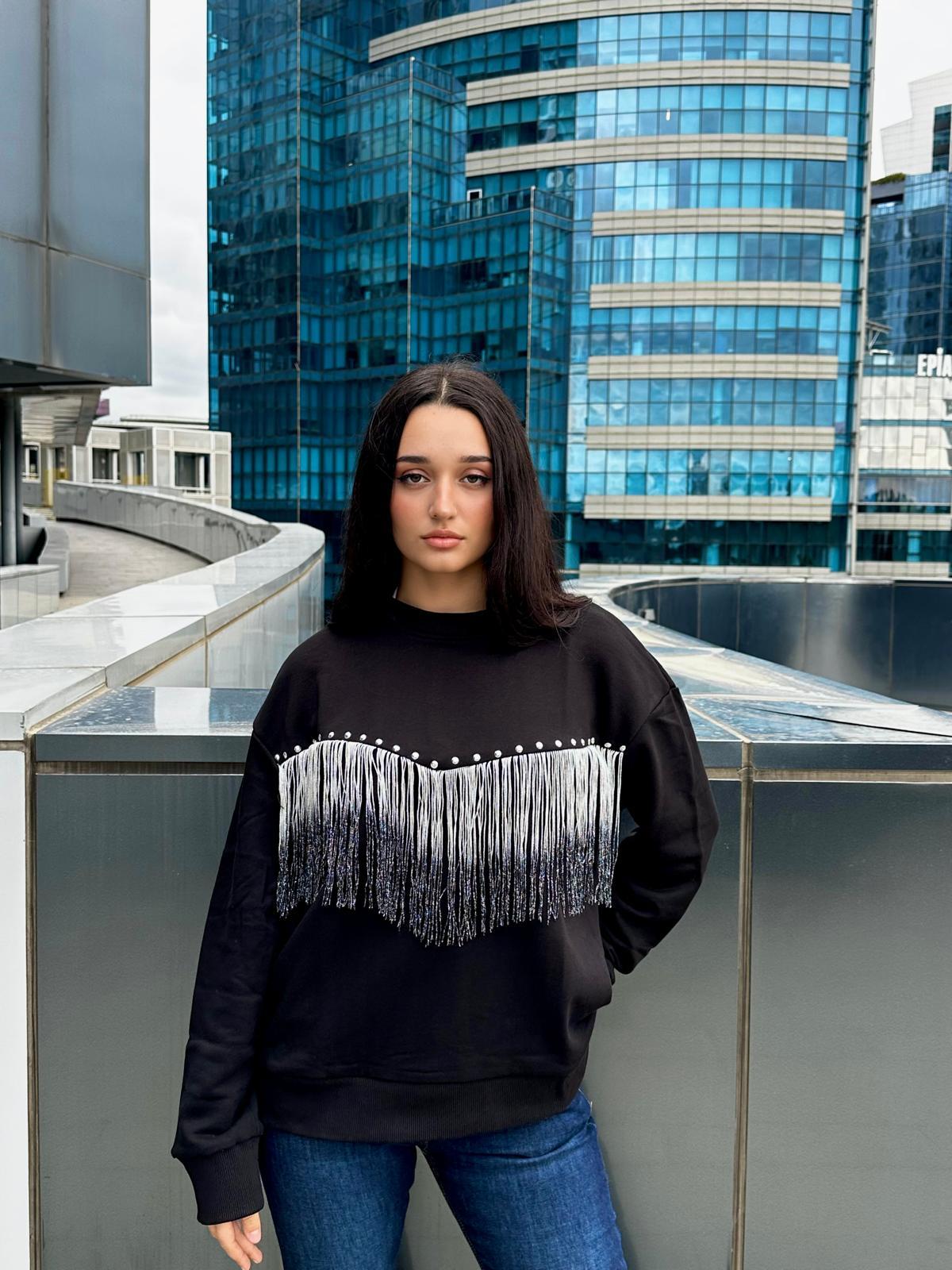 ARLİN Balıkçı Yaka Püsküllü Siyah Sweatshirt