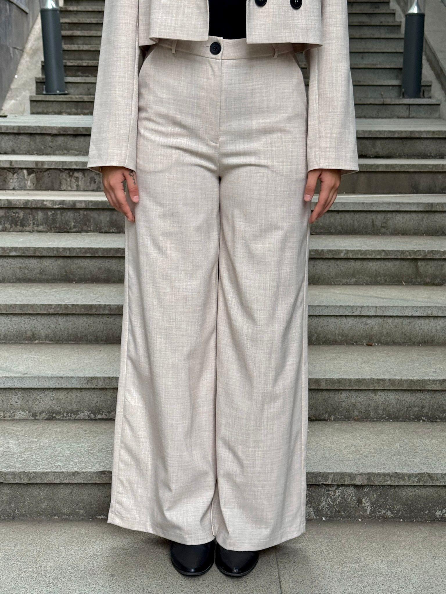 SASY Kadın Bej Rengi Kısa Crop Blazer ve Yırtmaç Detaylı Pantolon Alt Üst Takım