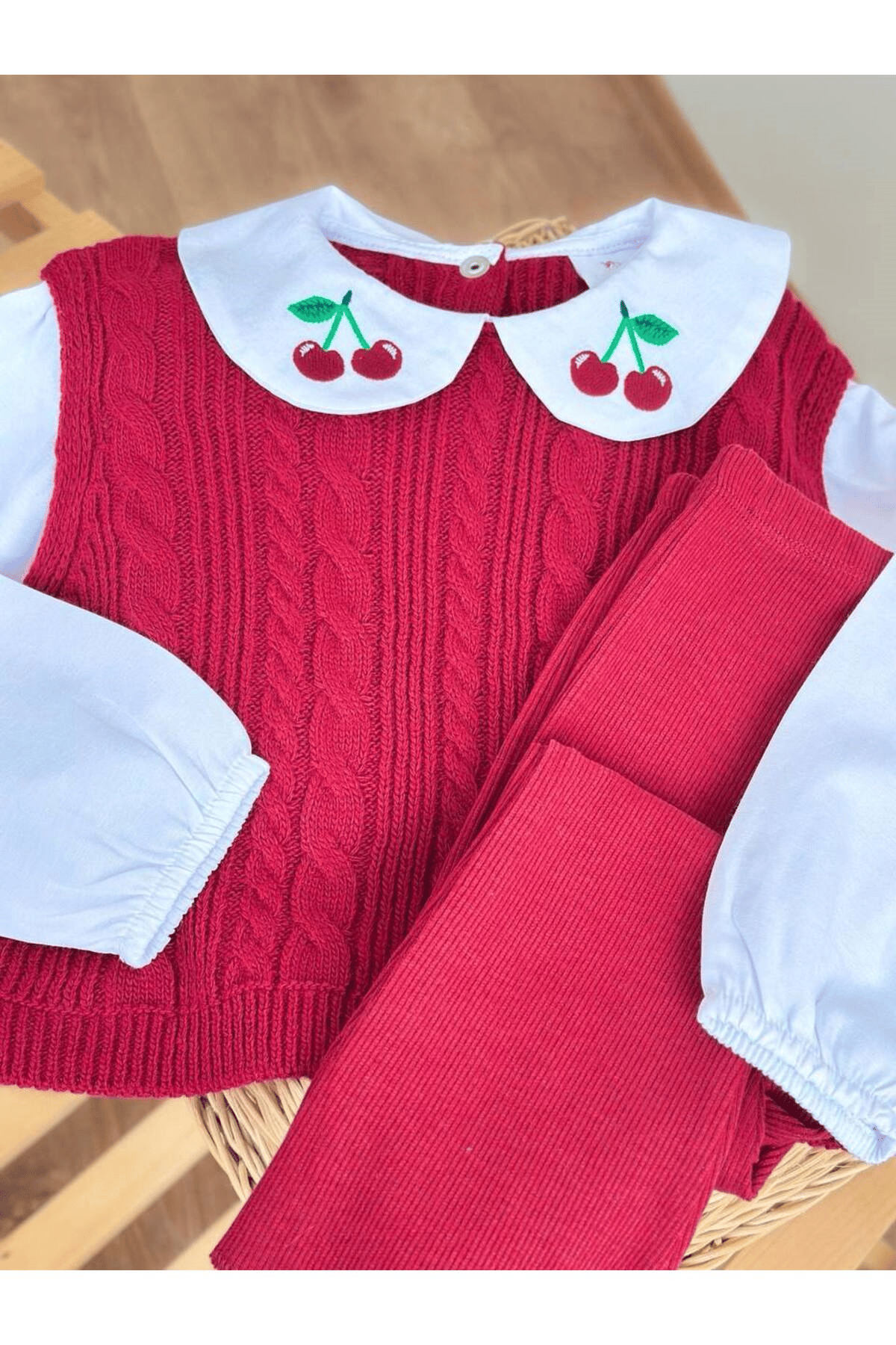 Unicorn Kız Çocuk Bordo Kiraz Nakışlı Bebe Yaka Süveter ve Alt Takım