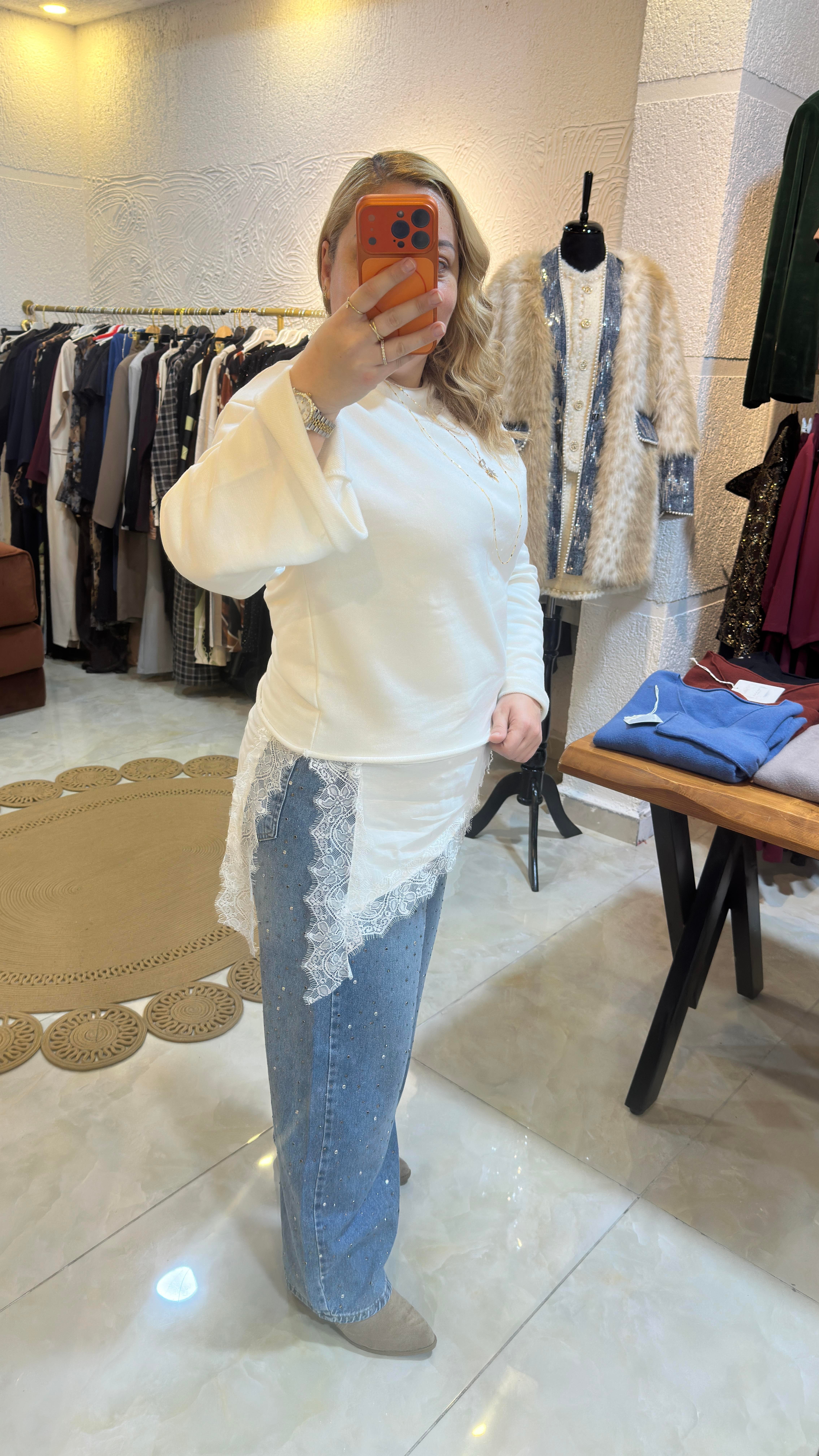 Etek Ucu Saten ve Dantel Detaylı Sweatshirt