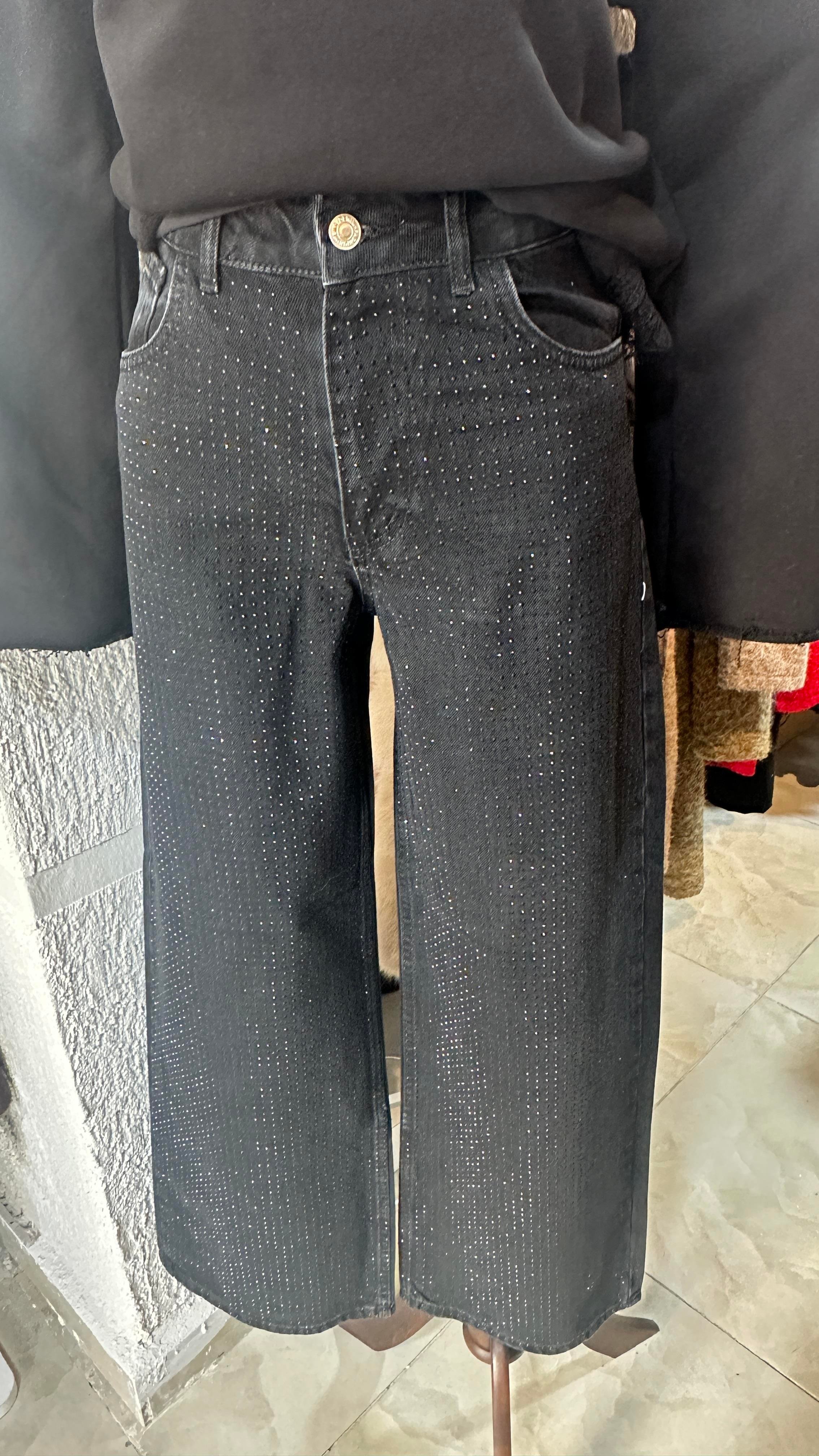 Siyah Taş Baskılı Mom Fit Jean
