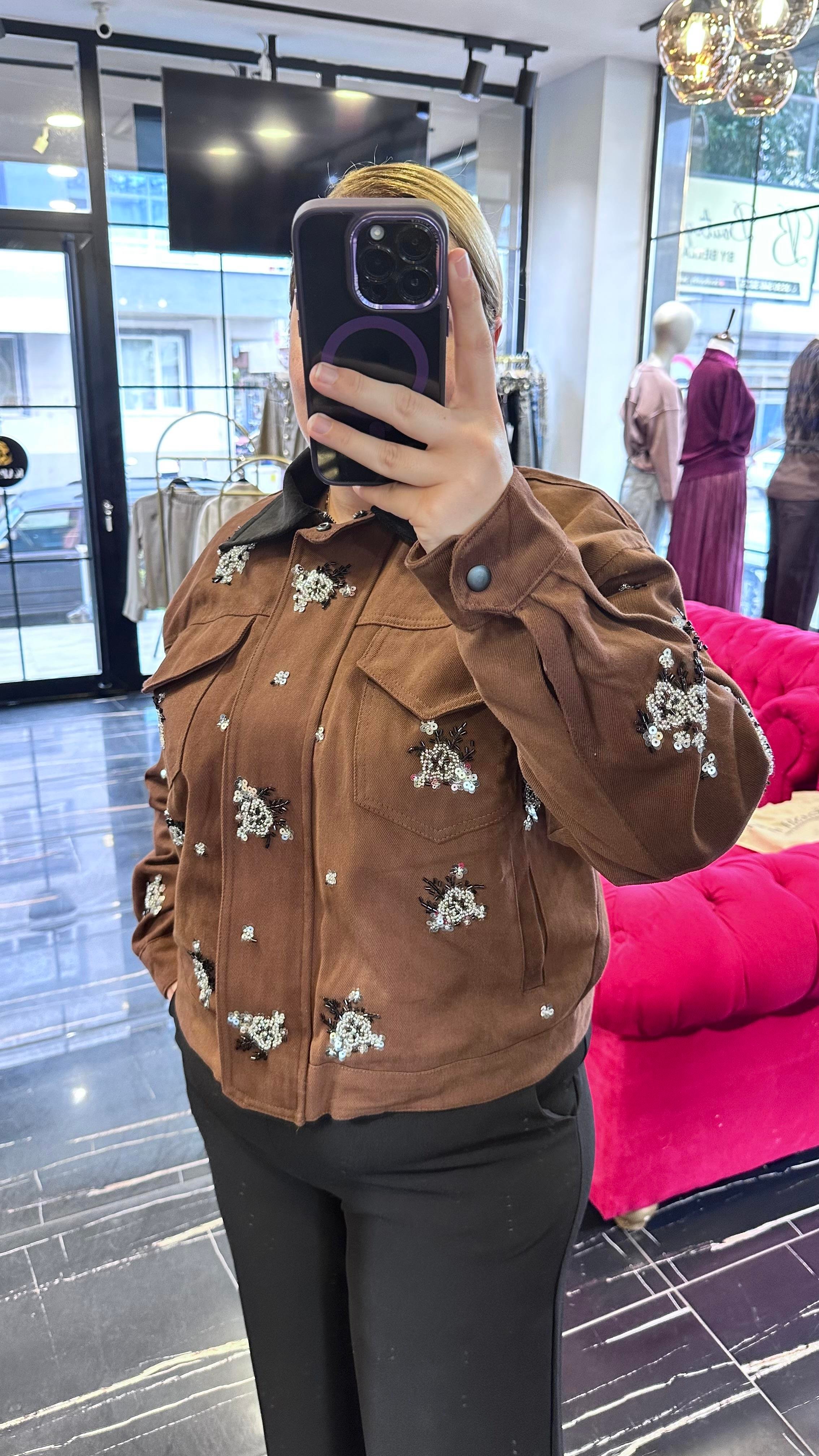 Twst Model İşlemeli Gabardin Ceket