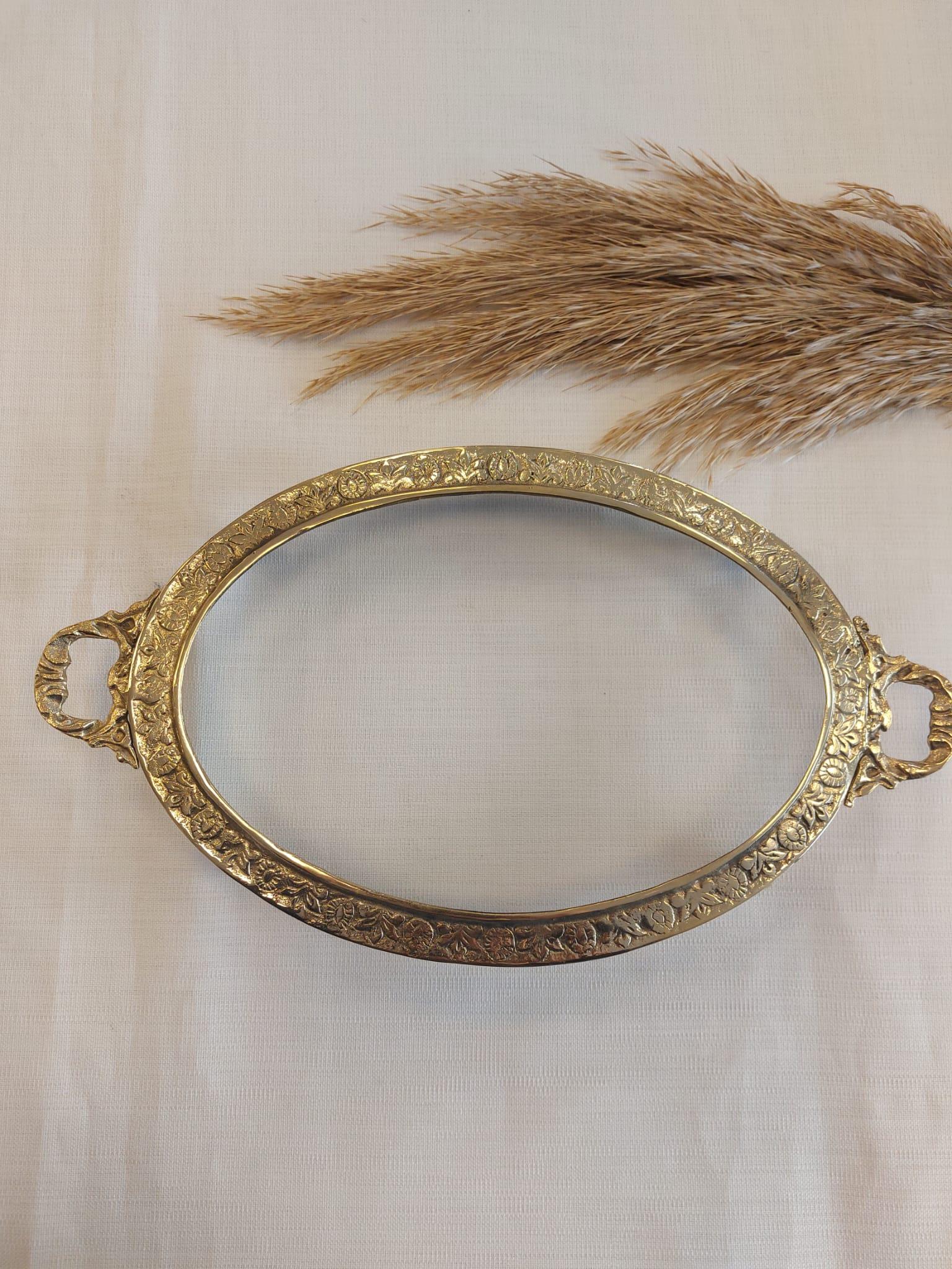 RENGAHENKÇiçek Kenarlı Oval Pirinç Döküm Sunum Tepsisi