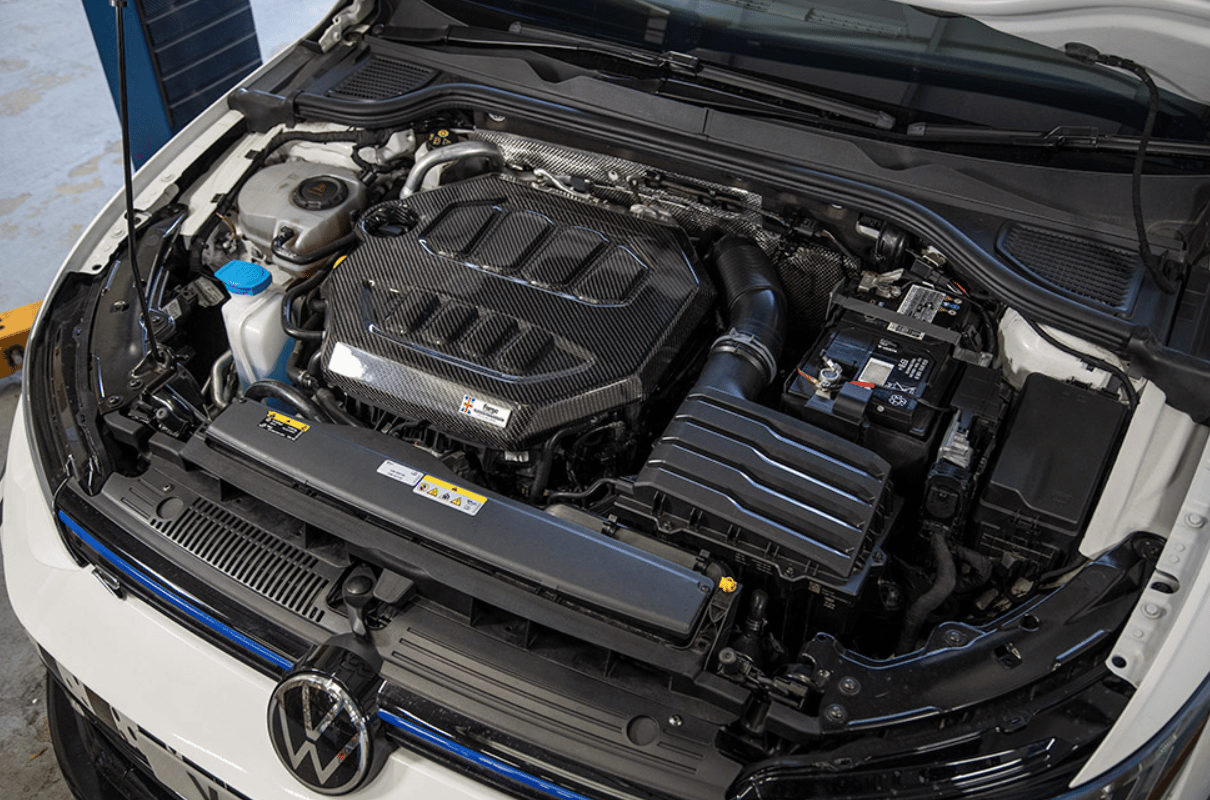 Forge Motorsport Karbon Fiber Motor Kapağı – EA888 Gen 4 | FMEC3