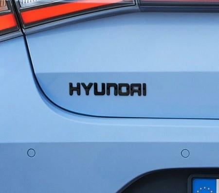 Hyundai 86330S0000 Hyundai emblem - matt black