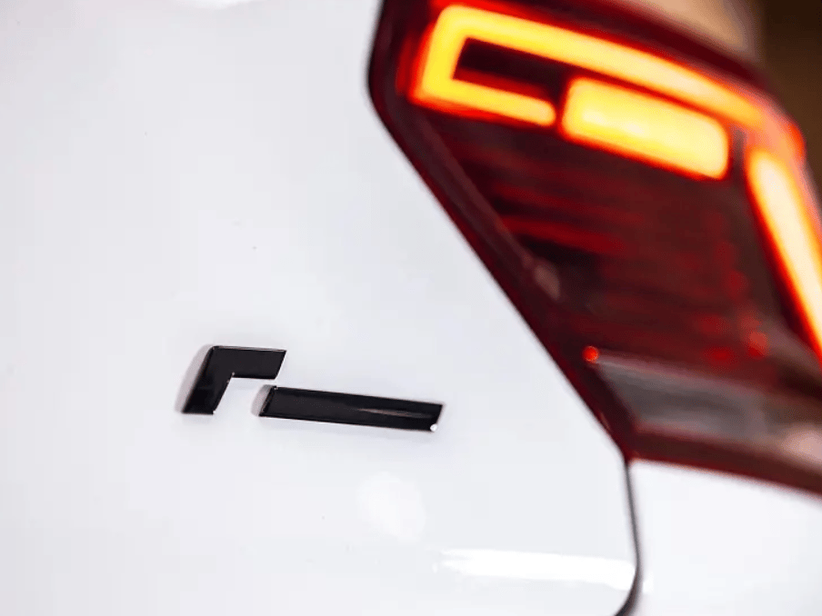 RacingLine Araç Logosu – Parlak Siyah (Gloss Black)