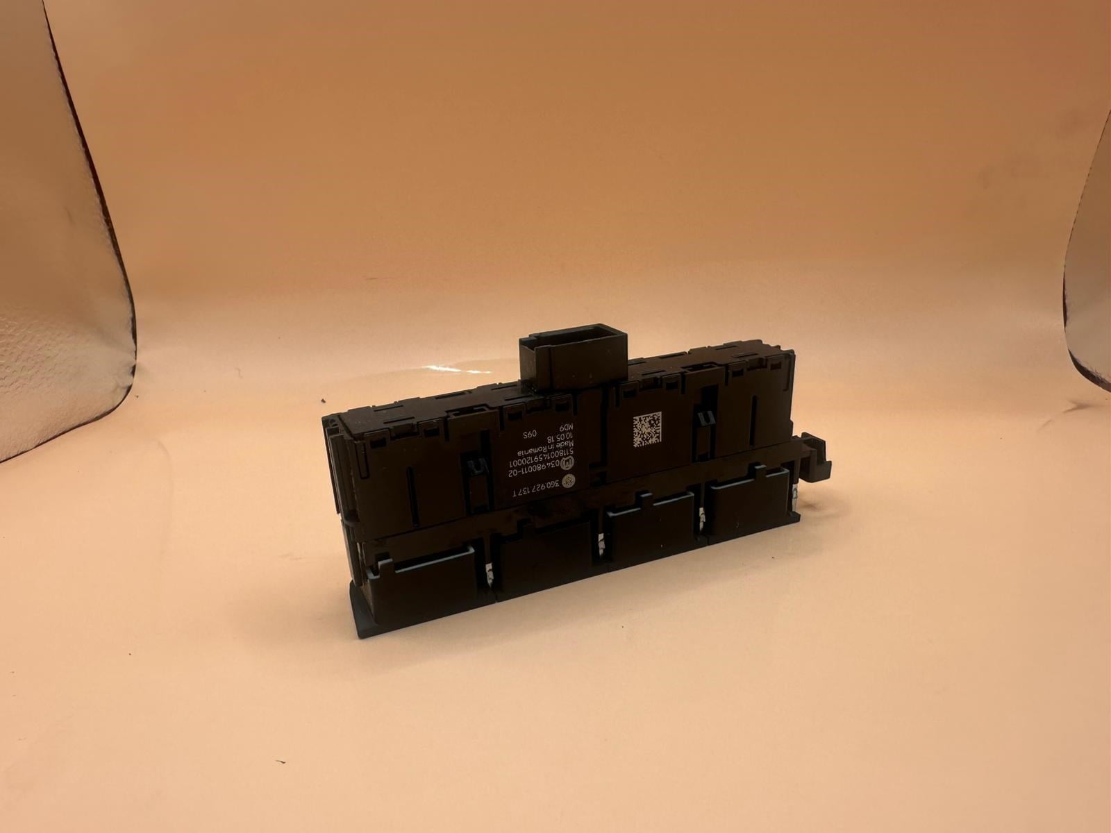 VW Passat B8 3 Start-Stop / Buton Paneli (2. El)