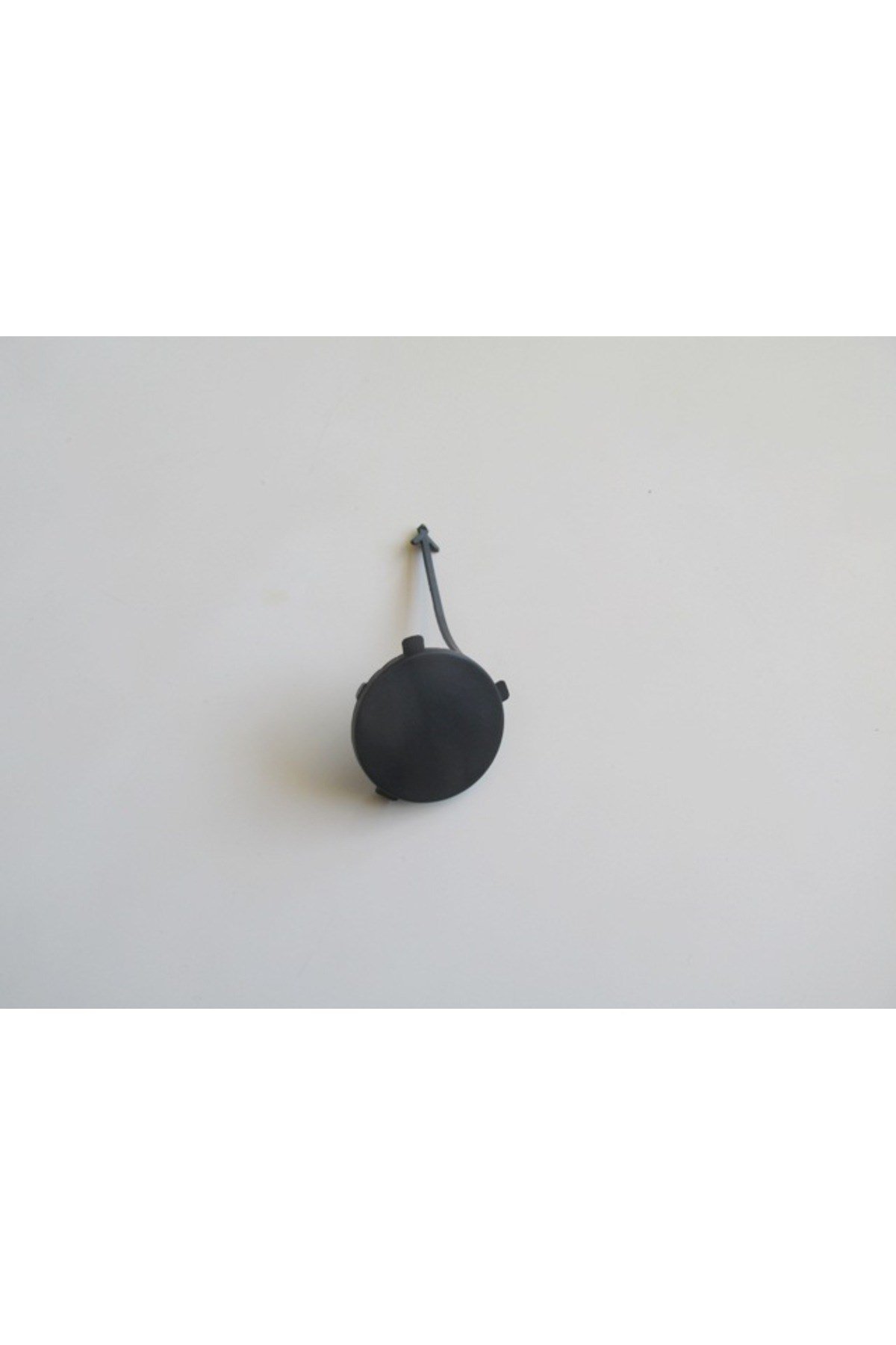 1546-2065 PEUGEOT 307- 01/05; ÖN TAMPON ÇEKİ DEMİRİ KAPAĞI