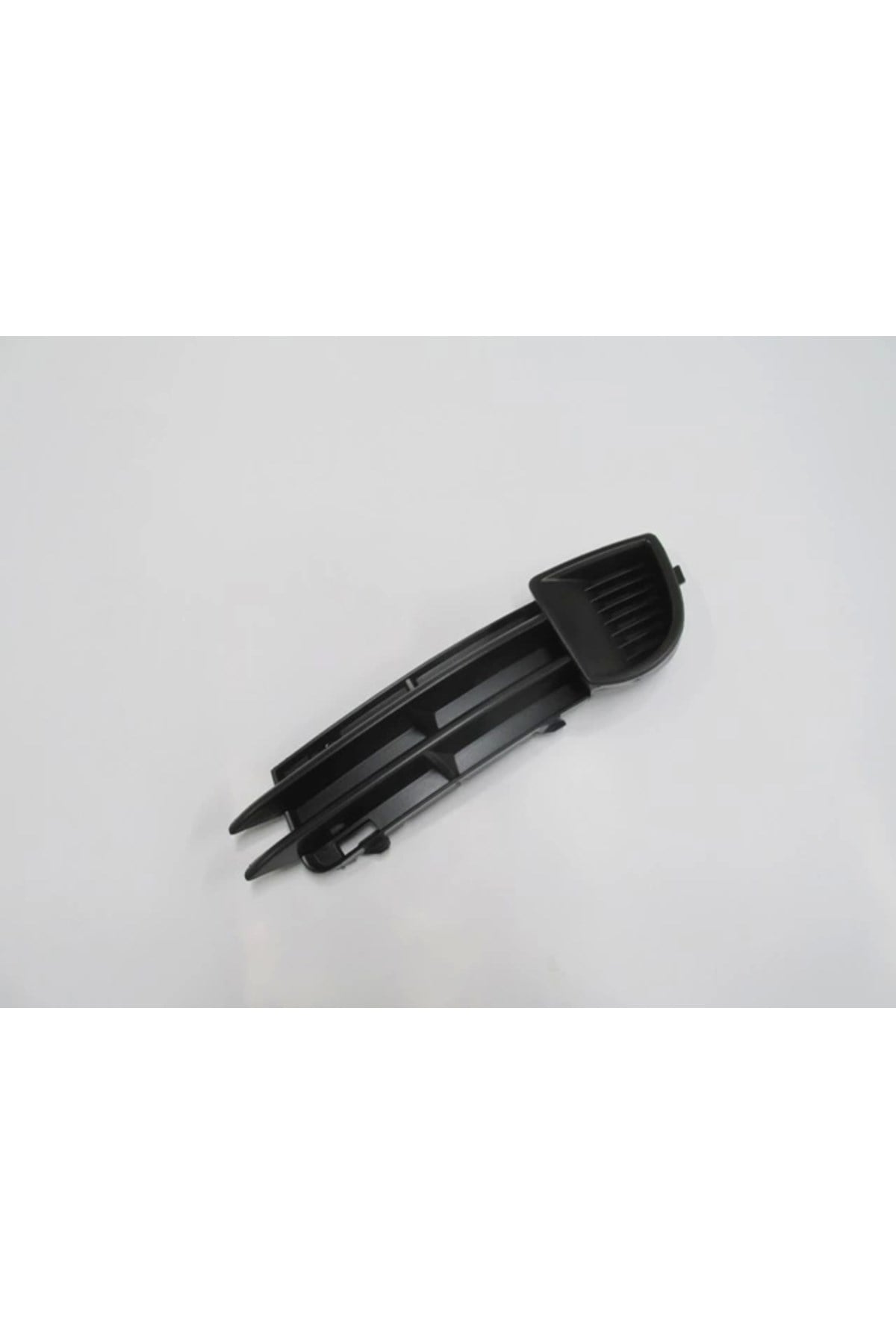 Audi A3 2005-2008 Sis Lamba Kapağı Sol Sis Deliksiz Siyah (Tw) (Oem No:8P4807681A)