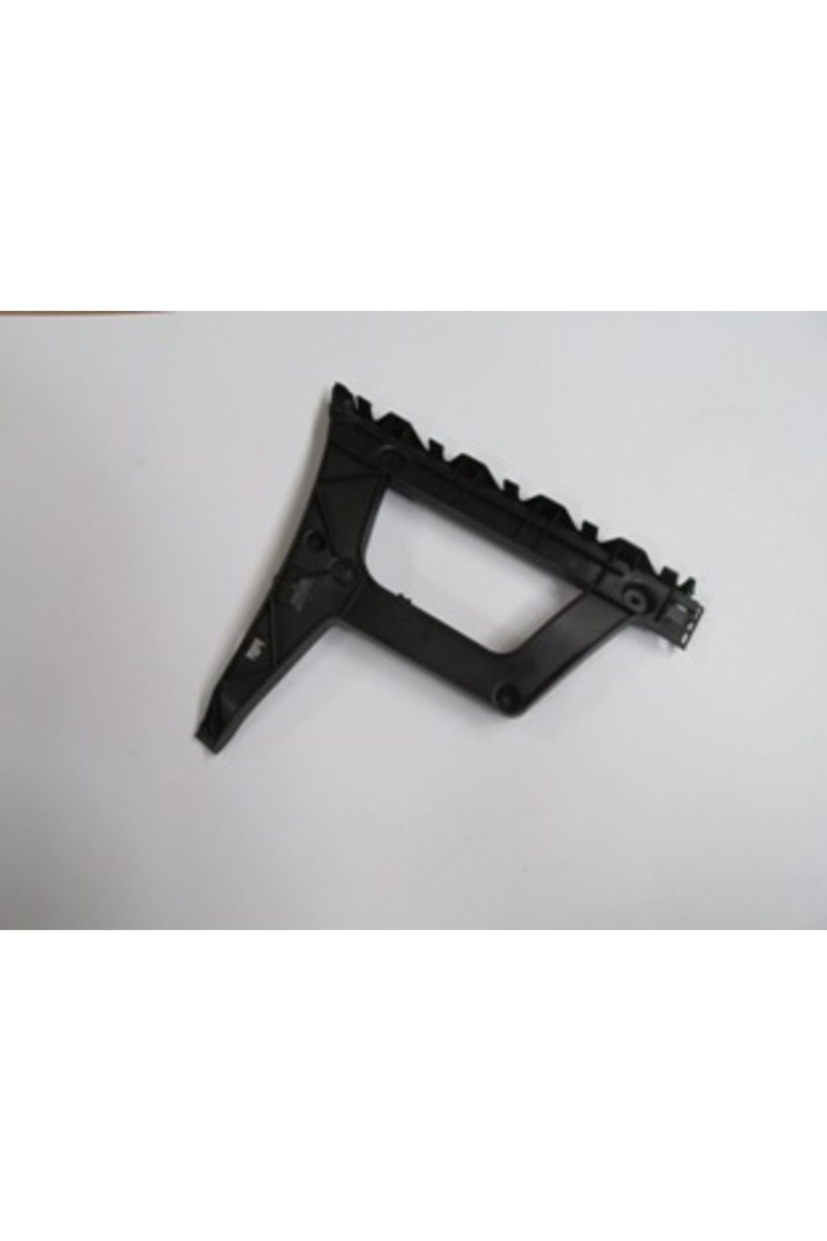 Audı A4- 13/15; Arka Tampon Braketi Iç Sol (YAN KULAĞA TAKILAN) (PLASTİK) (TW) 8k5807453a