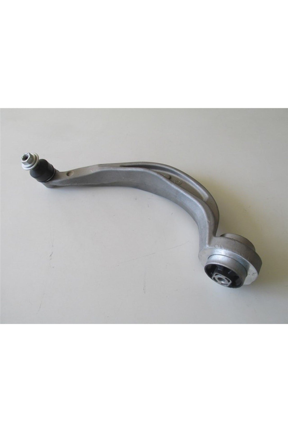Audı A4- 13/15 Ön Alt Tabla Sağ Eğri Tip Burçlu 65 mm M14 Uyumlu