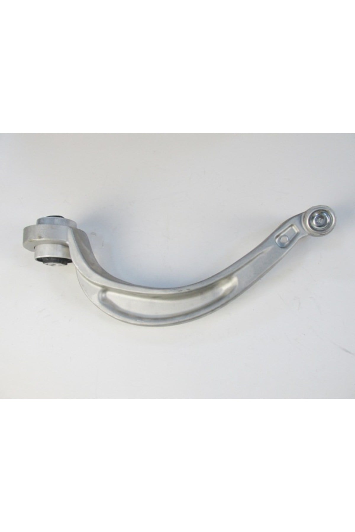 Audi A4- 13/15; Ön Alt Tabla Sol Eğri Tip Burçlu/Rotilli (65 Mm M12) (Salıncak) Alüminyum 8K0407693F